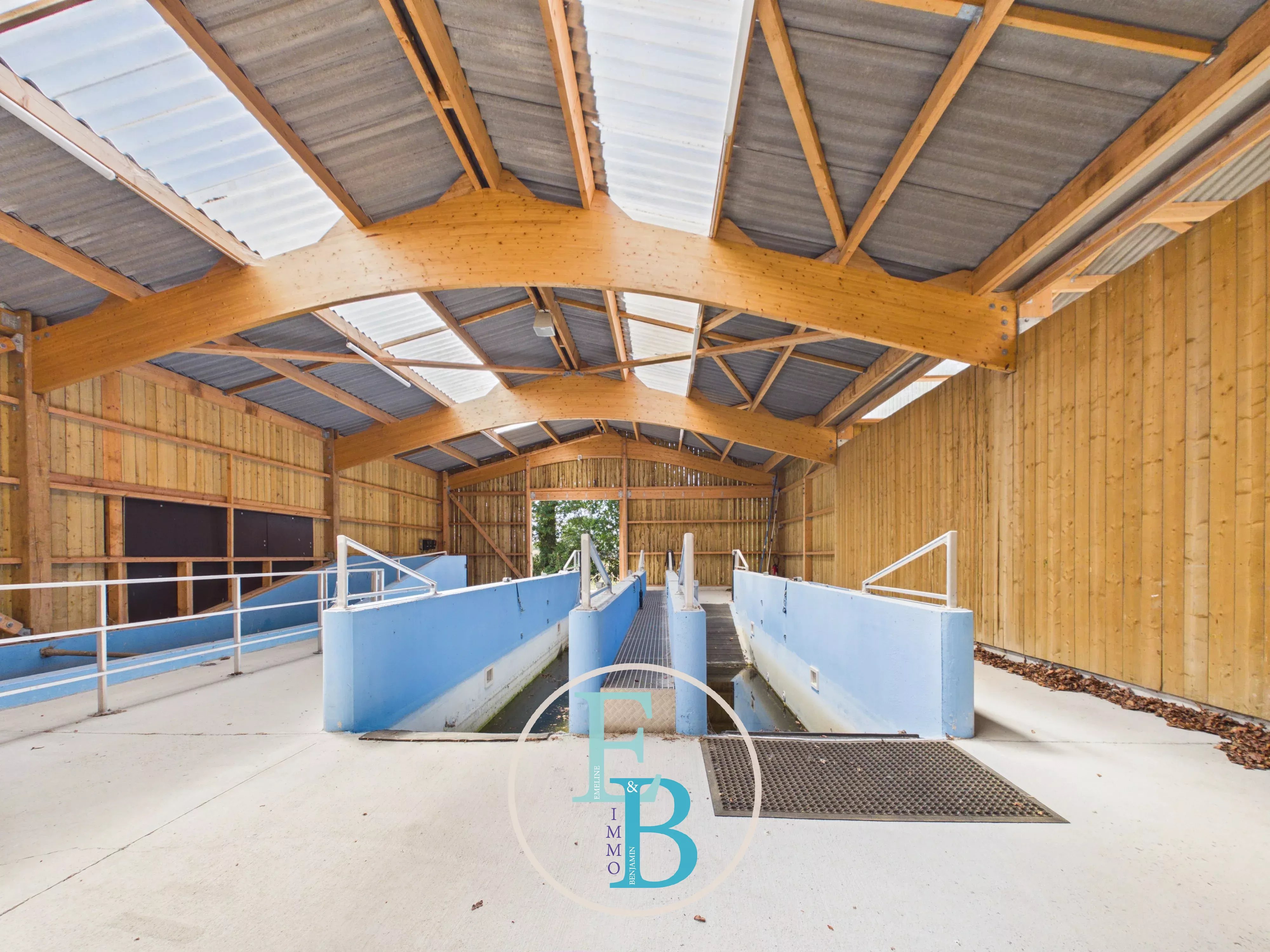 GRANGUES (PAYS D'AUGE) - CENTRE D'ENTRAINEMENT ET DE REEDUCATION EQUIN AVEC BALNEOTHERAPIE