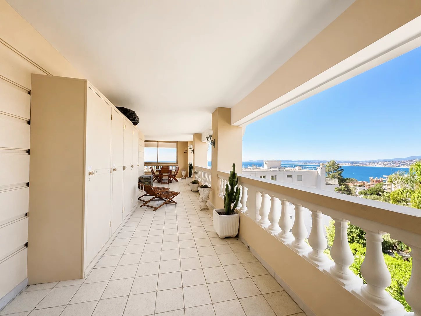 NICE – MONT BORON | Appartement meublé avec terrasse et vue mer – Location mobilité