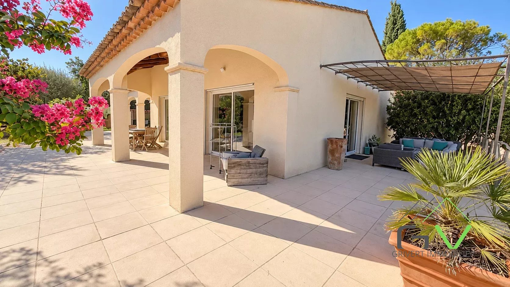 Maison contemporaine d'exception 205m2 avec piscine à Uzès