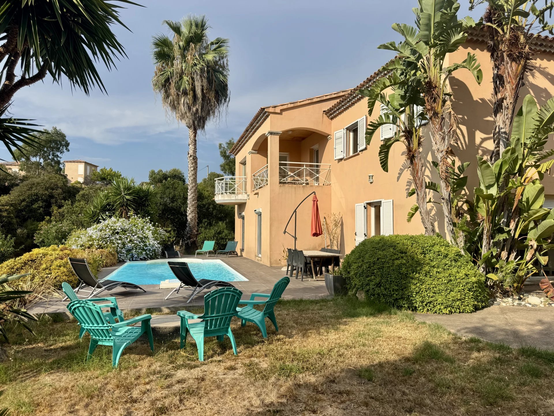 PORTICCIO – VILLA AVEC PISCINE ET VUE PANORAMIQUE SUR LE GOLFE D’AJACCIO