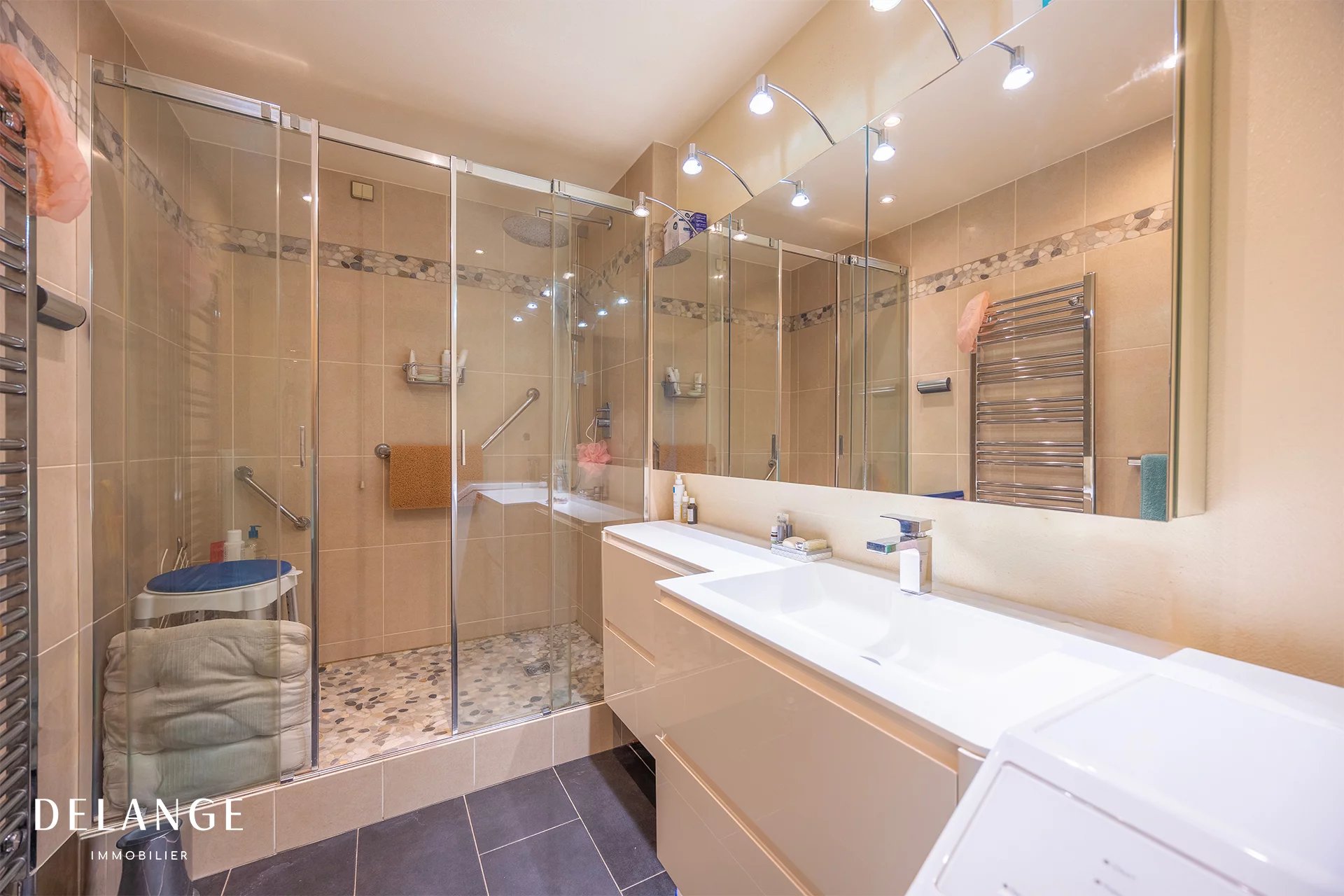 PARIS 17 - TERNES - 3 ROOMS 74M² - SECURE SERVICE RESIDENCE
