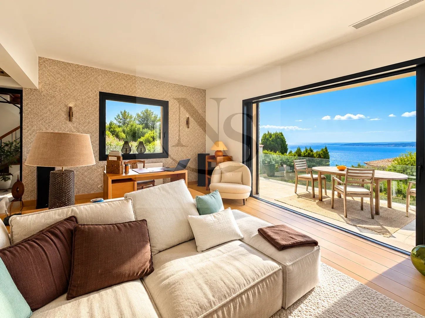 SAINTE-MAXIME/ MAISON AU CALME AVEC VUE MER