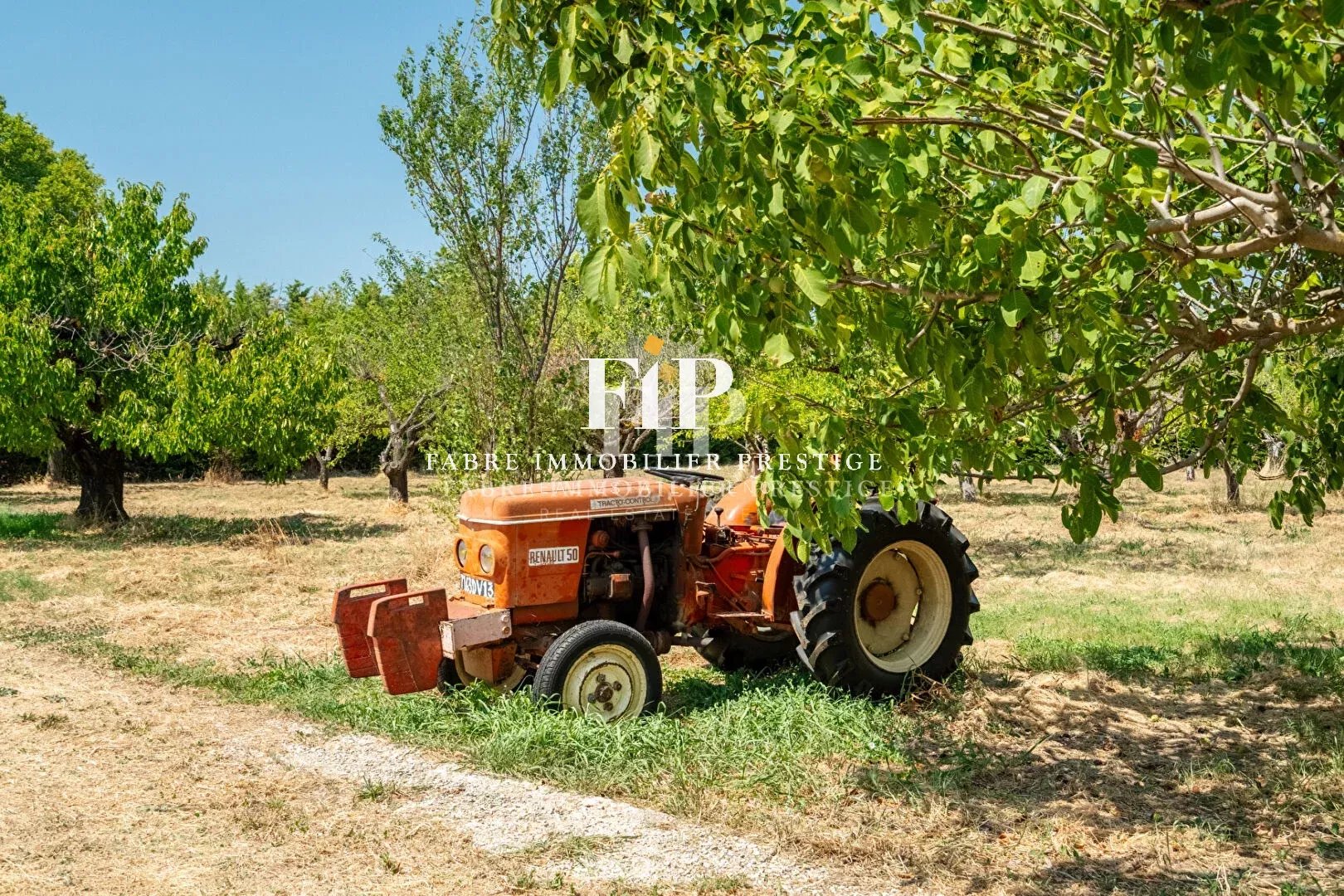 Mas/Magnanerie du XVIIIème siècle au coeur du Luberon - 490m2- Vues panoramiques proche Aix-en-Provence-Lourmarin et Avignon