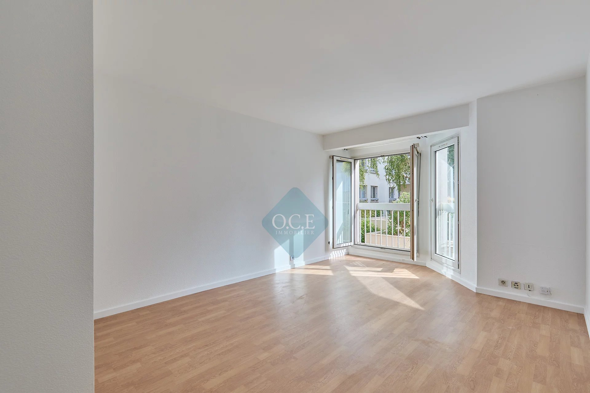 2-room apartment very bright, with parking