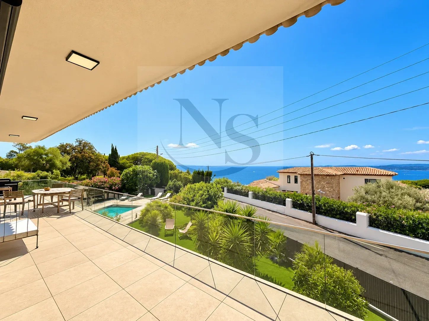 SAINTE-MAXIME/ MAISON AU CALME AVEC VUE MER