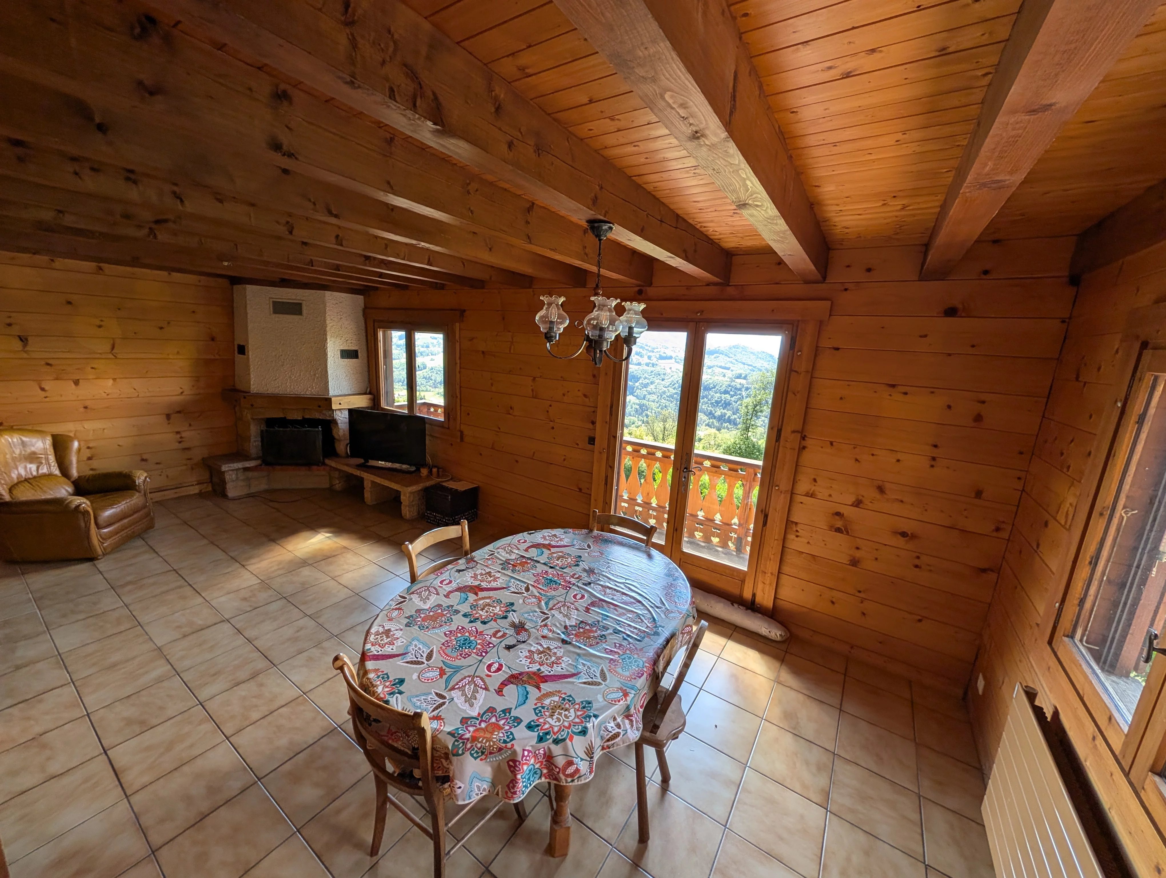 A ONNION CHALET AUTHENTIQUE FACE AU MONT-BLANC