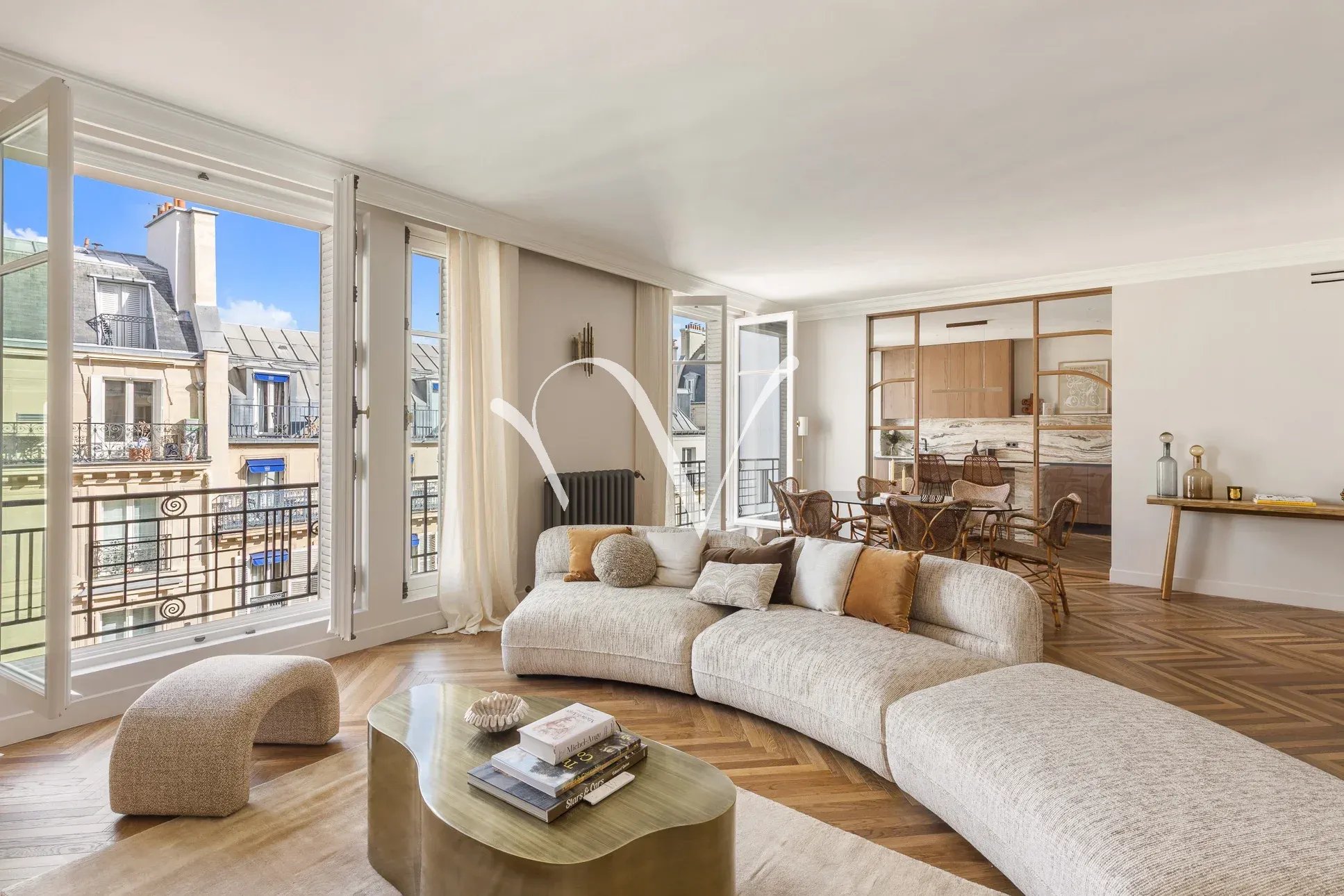 A deux pas de la Place Saint-Sulpice, appartement avec trois chambres