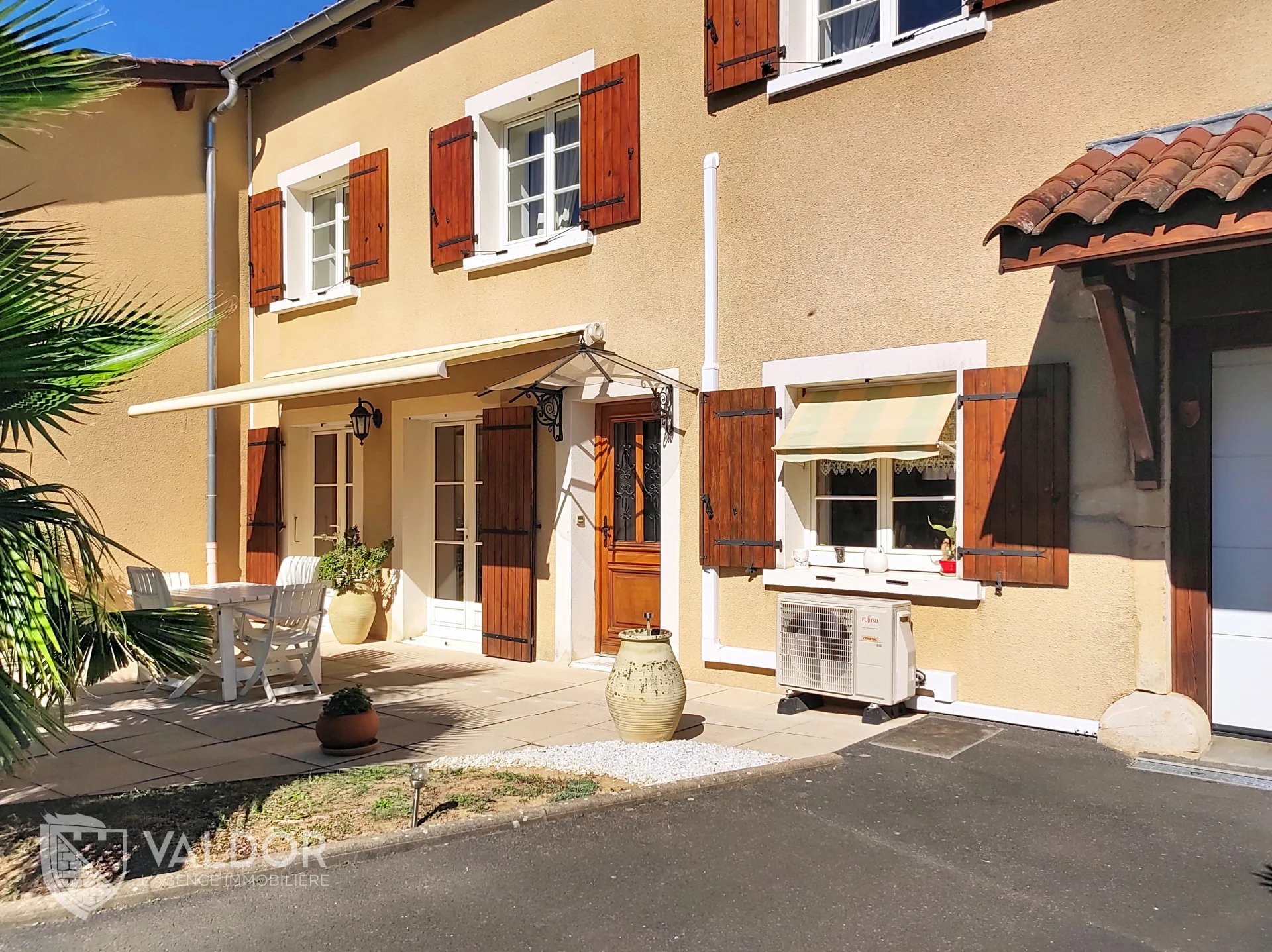 Ancien corps de ferme rénové - 121 m² habitables - Au calme
