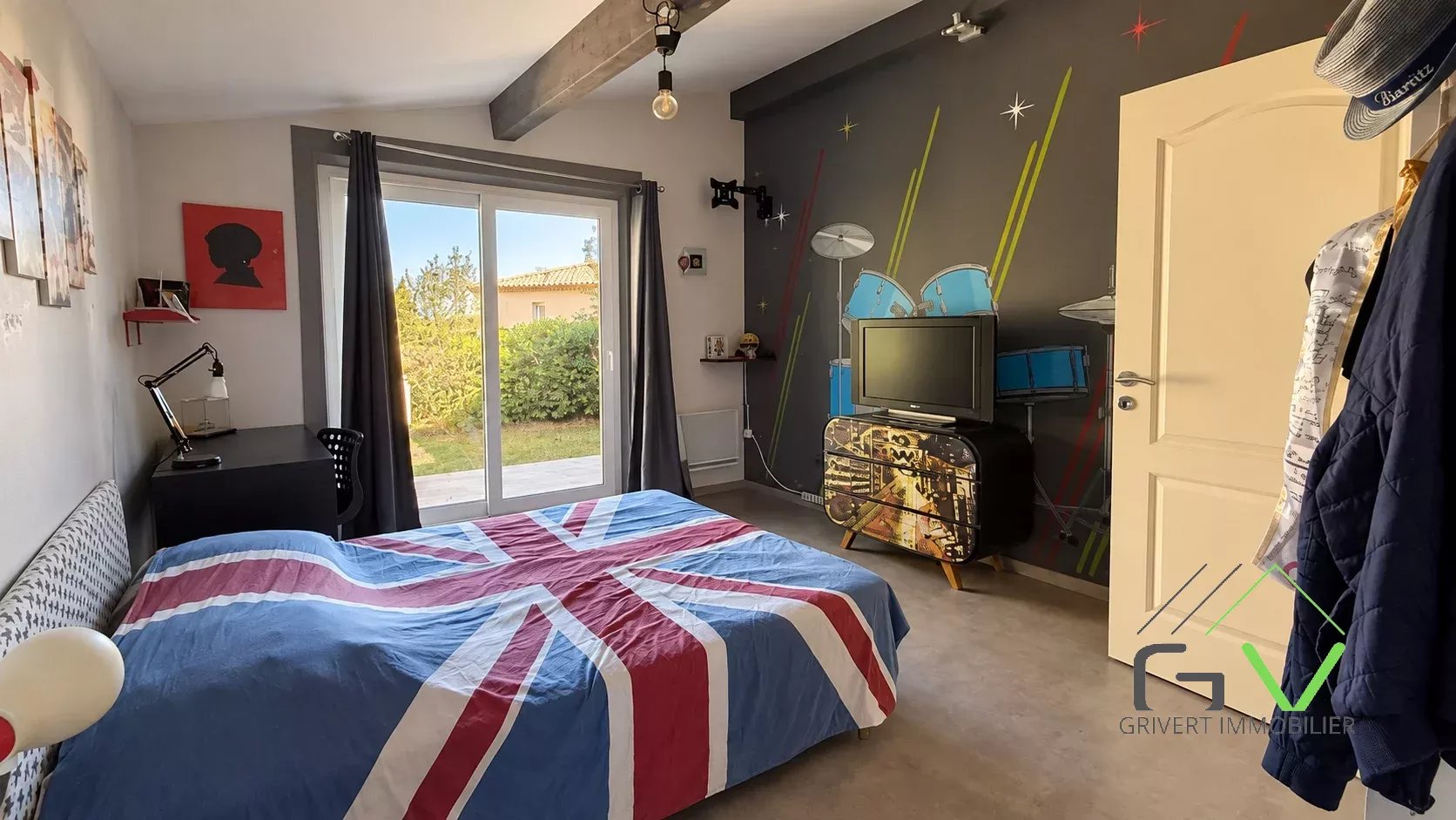 Maison contemporaine d'exception 205m2 avec piscine à Uzès