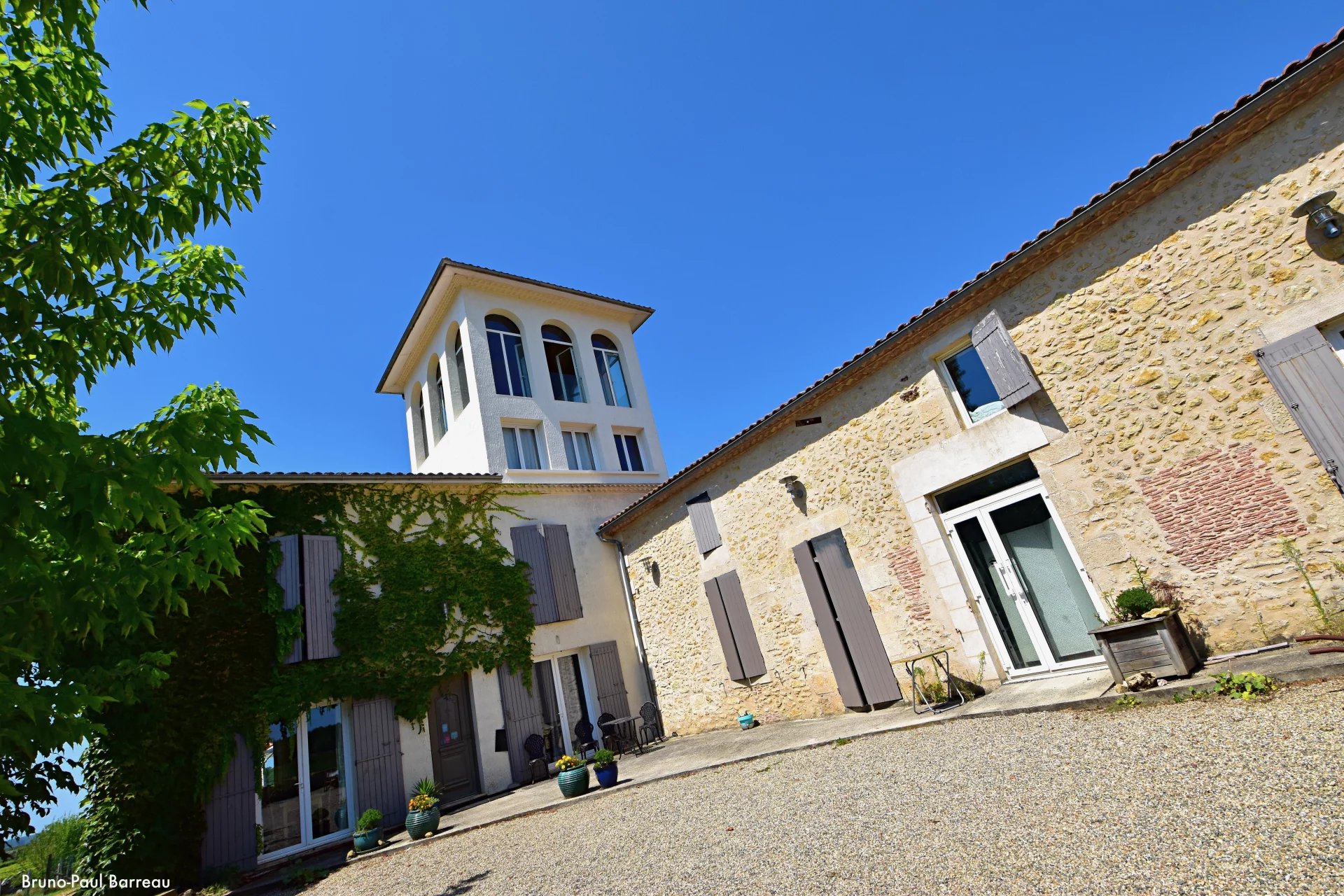 CHATEAU VITICOLE, BORDEAUX, SAUTERNES, VUE PANORAMIQUE UNIQUE