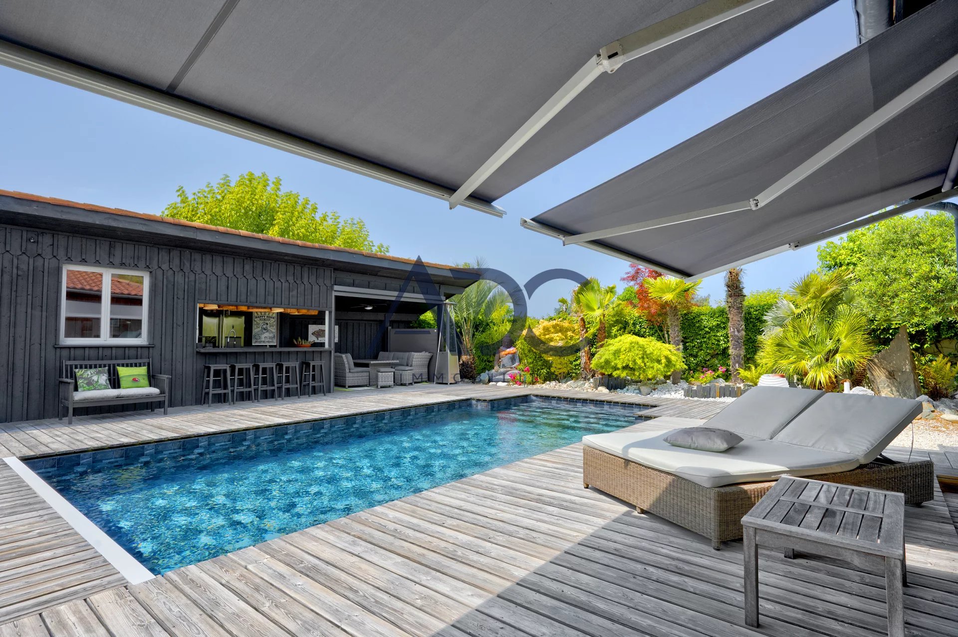 MARTIGNAS SUR JALLE - PROPRIETE D’EXCEPTION 210 m2 - PISCINE JARDIN EXOTIQUE GARAGE - ELEGANCE & ART DE VIVRE AUX PORTES DE BORDEAUX