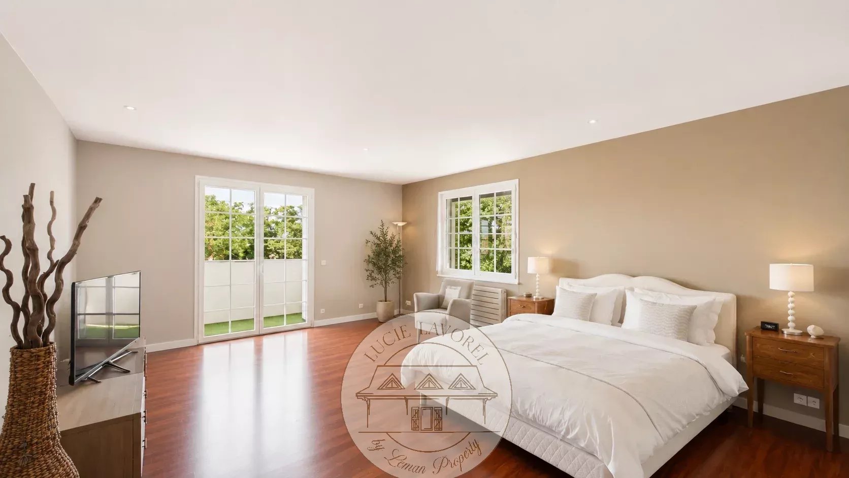 Very rare for sale in Veigy-Foncenex