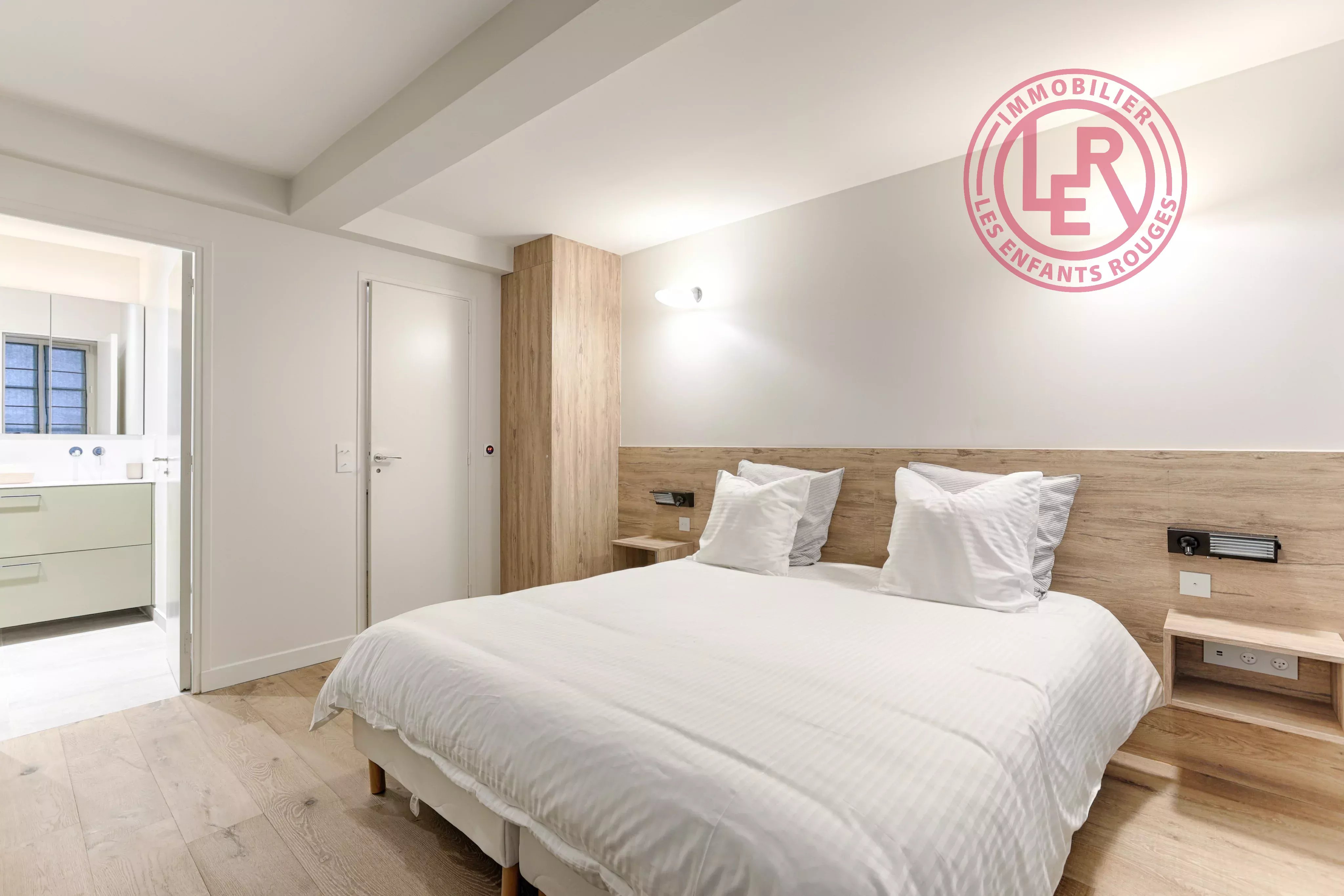 Paris 3rd - Enfants Rouges District - Exceptional Quiet Apartment, Fully Renovated