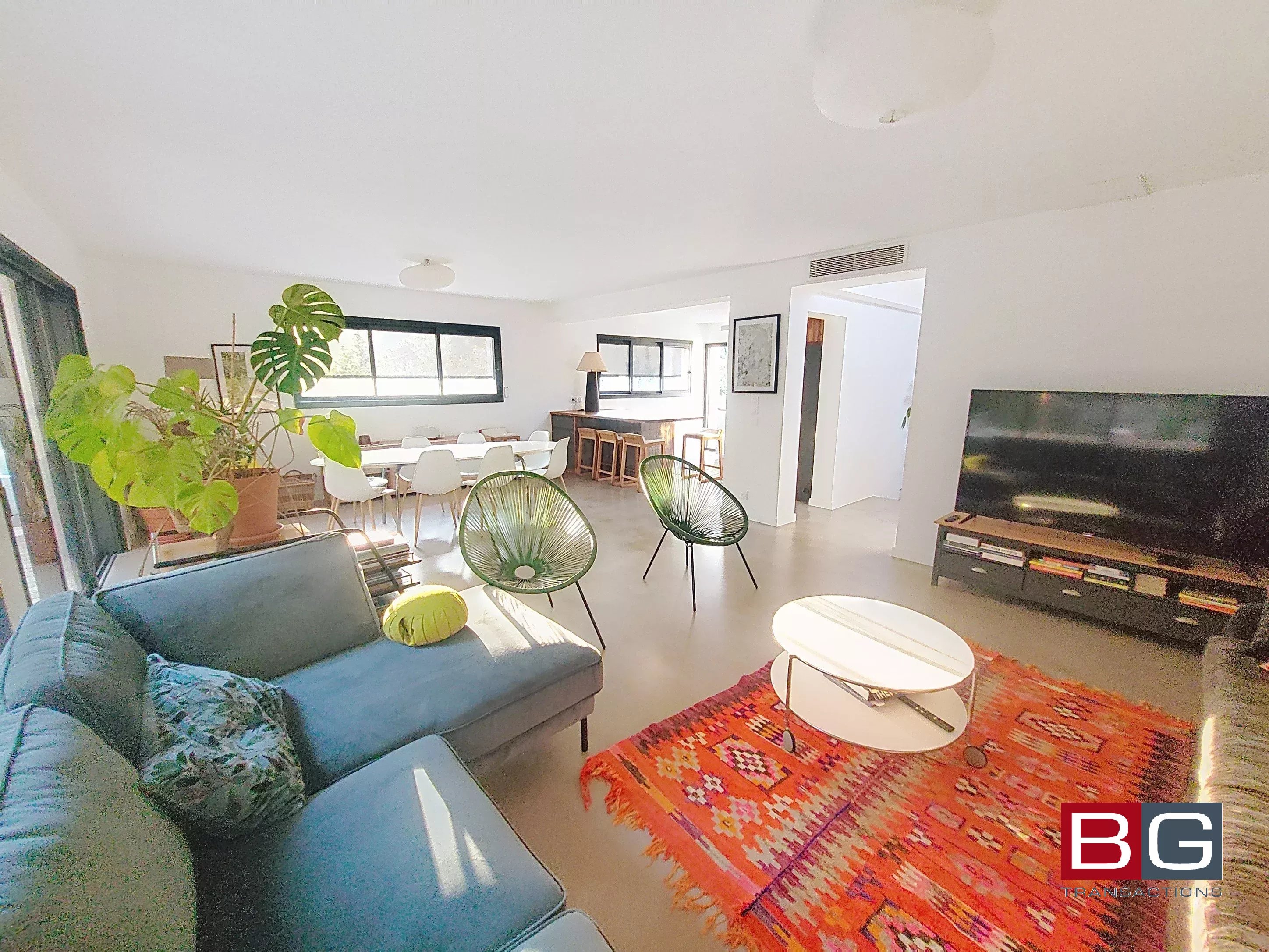 Vallauris "proche centre" Villa de style contemporain