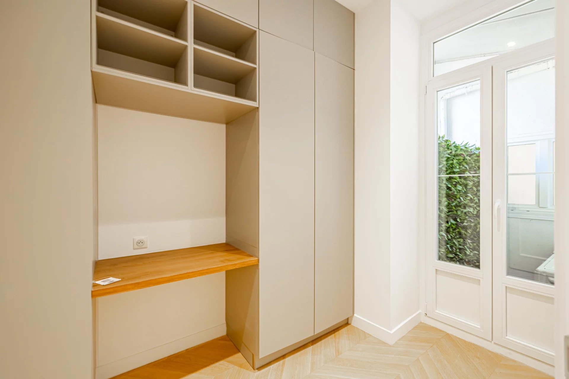 Nice - Le Port - Exceptionnel appartement 4 pièces rénové – Balcon avec vue Port