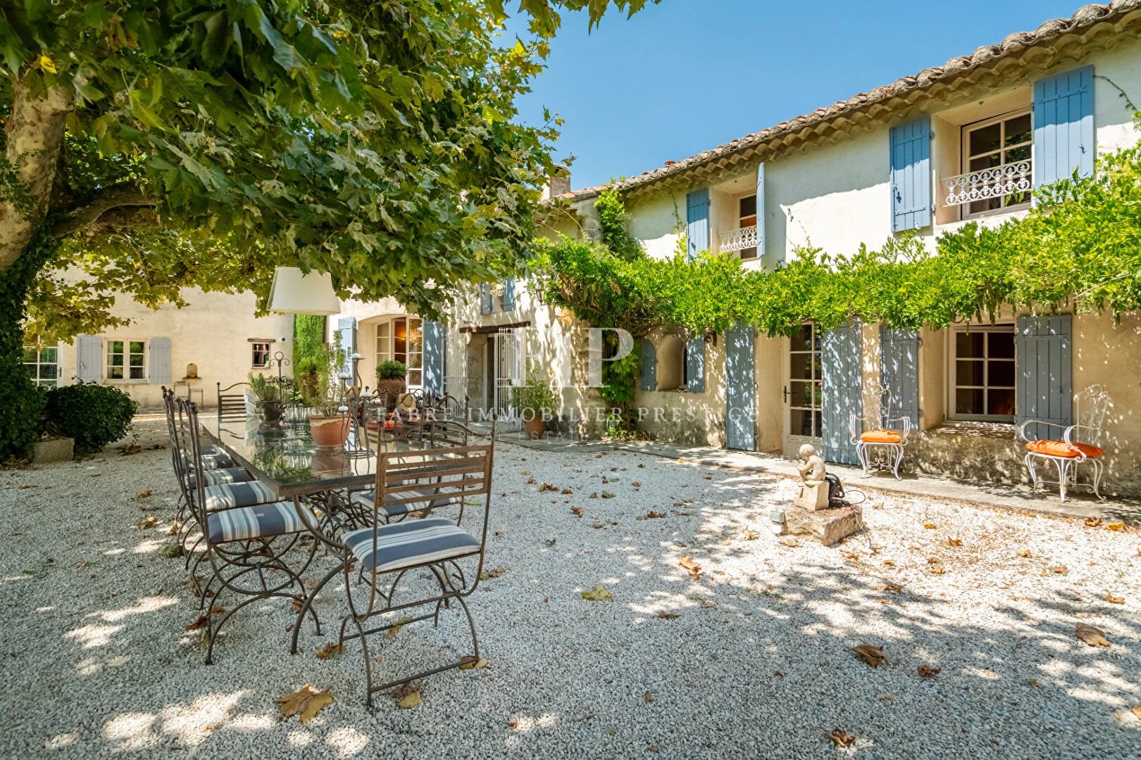 Mas/Magnanerie du XVIIIème siècle au coeur du Luberon - 490m2- Vues panoramiques proche Aix-en-Provence-Lourmarin et Avignon