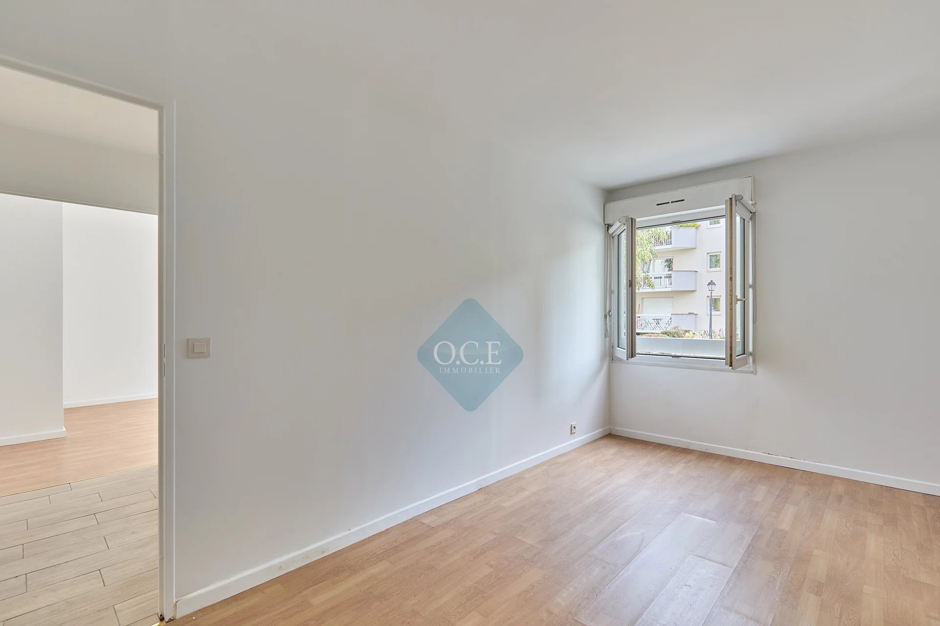 2-room apartment very bright, with parking