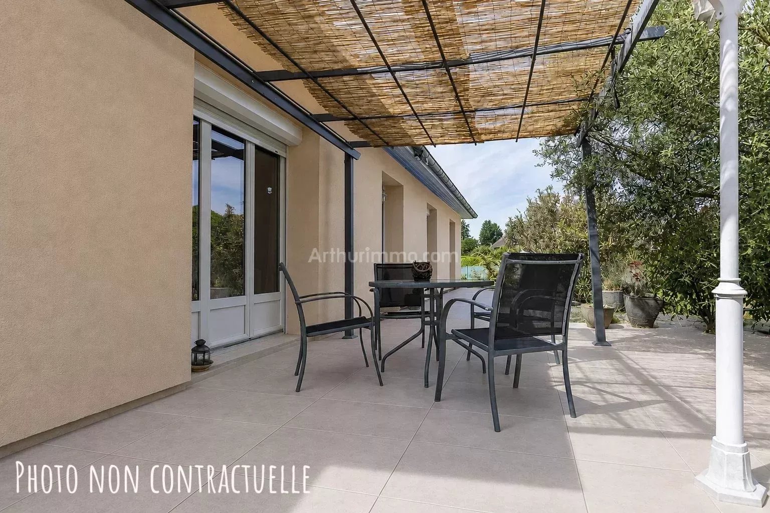 EXCLUSIVITE - MORESTEL