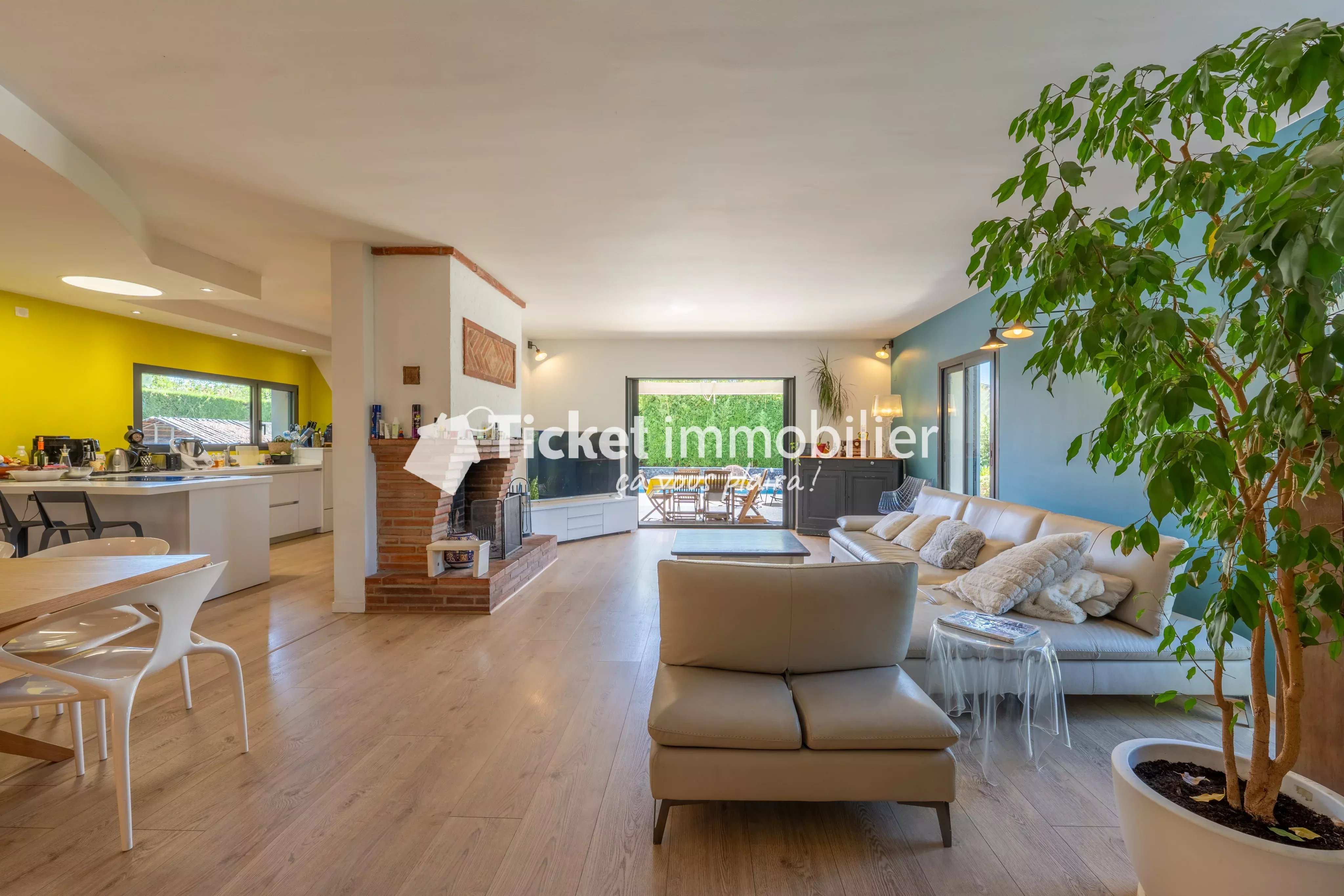 MAISON T7 235m2 AVEC PISCINE, GARAGE, TERRAIN ARBORE DE 1480m2, POMPE A CHALEUR NEUVE, DPE A, PROCHE TOULOUSE ETC ...