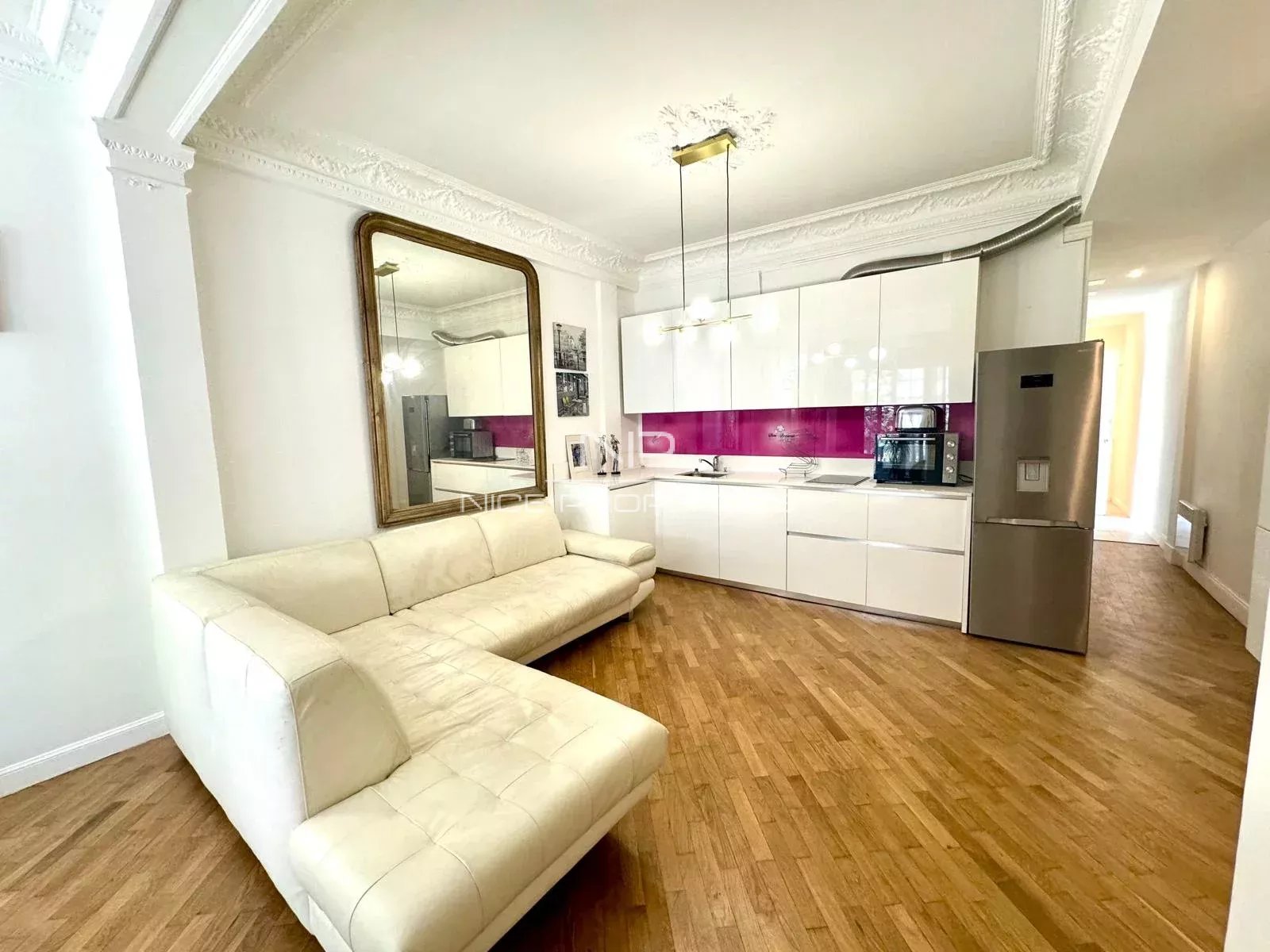 Proche Promenade, Hôtel particulier, 2 appartements 122 m2