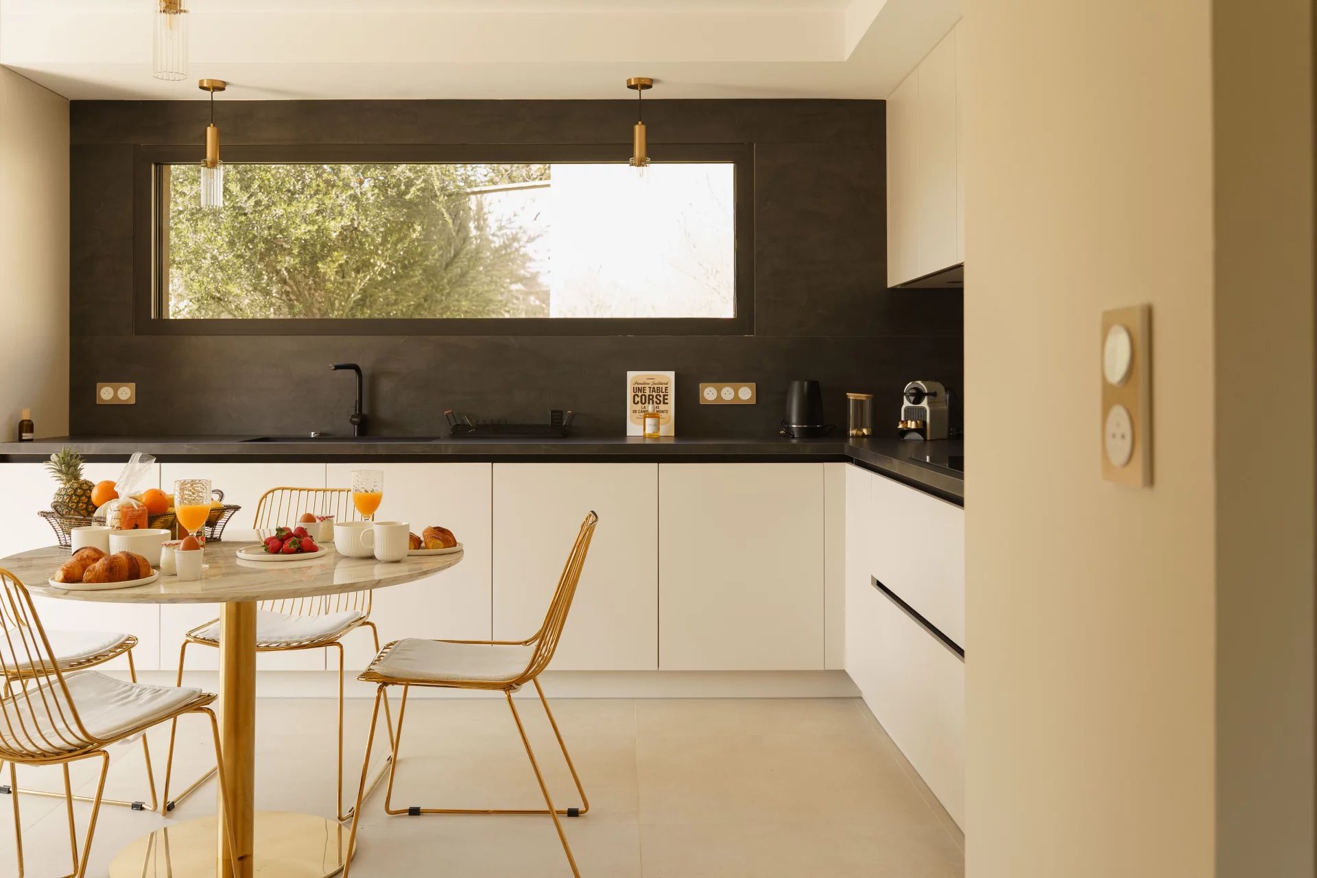 Exceptional villa with swimming pool in Corsica