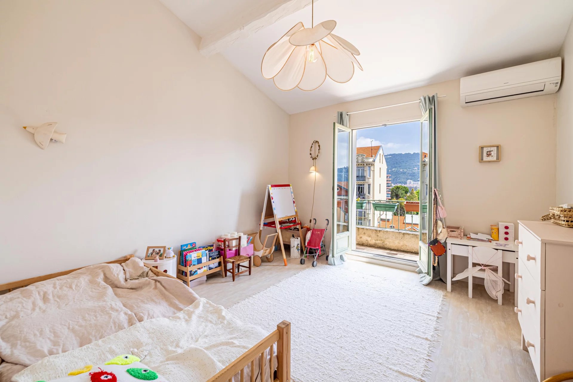 Nice - Bas Cimiez - Maison 170m² avec 4 chambres, terrasses et garage