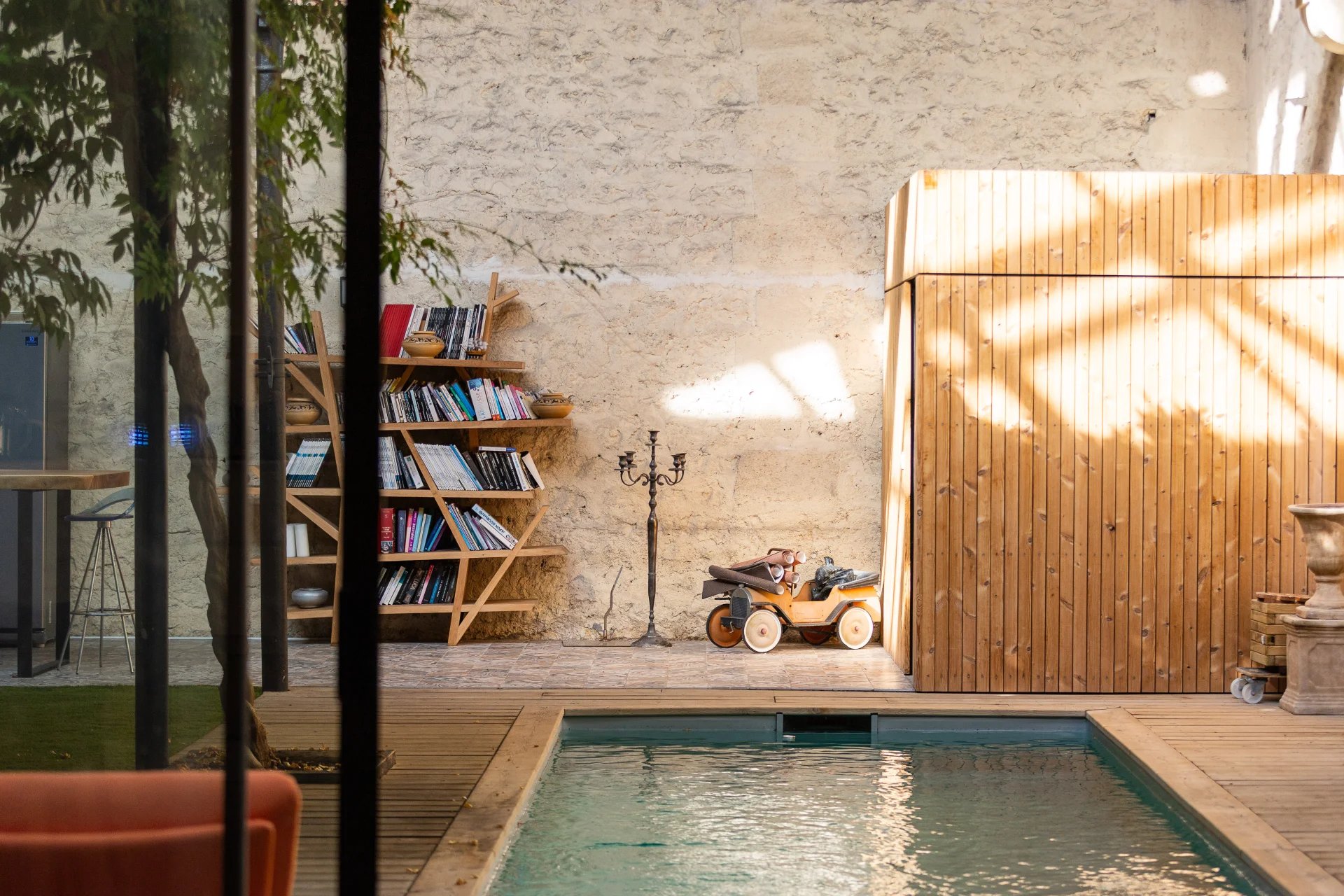 BORDEAUX CHARTRONS – HÔTEL PARTICULIER D’EXCEPTION – 412 M² – PISCINE – JARDIN