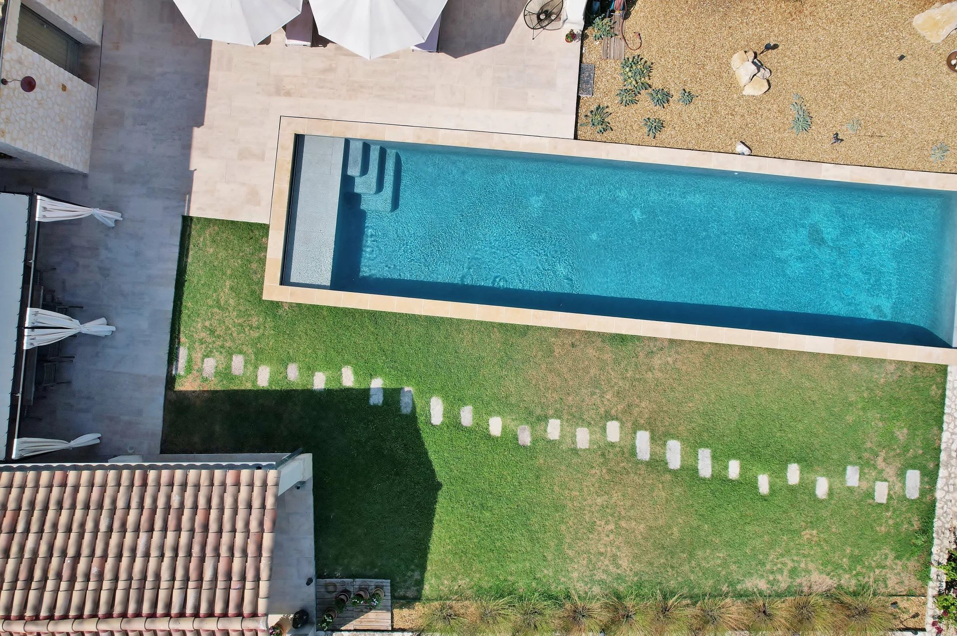 Bastide contemporaine de 160 m² avec couloir de nage
