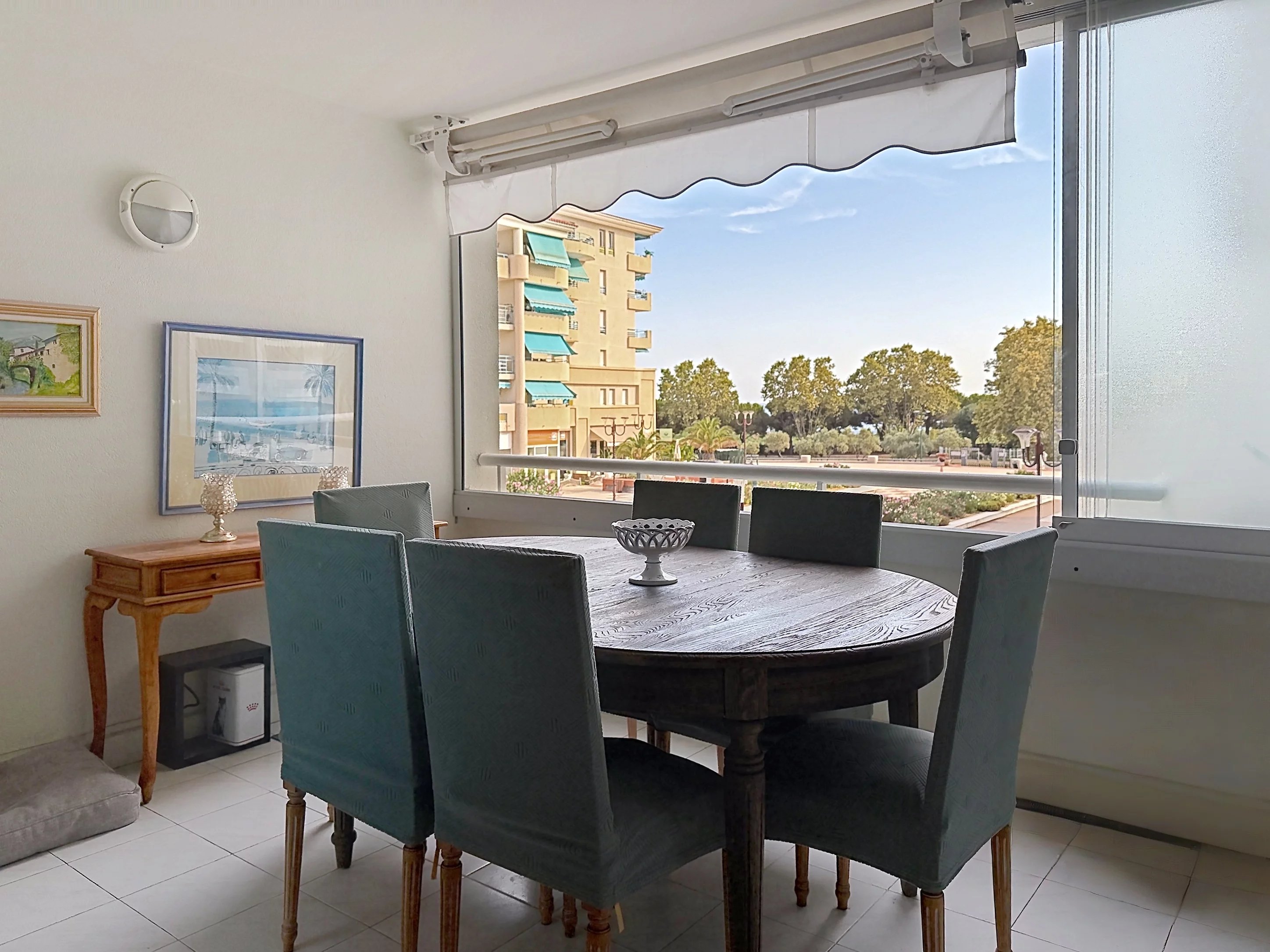 JUAN LES PINS - ENSEMBLE DE DEUX APPARTEMENTS – 102M2 - PISCINE PARC