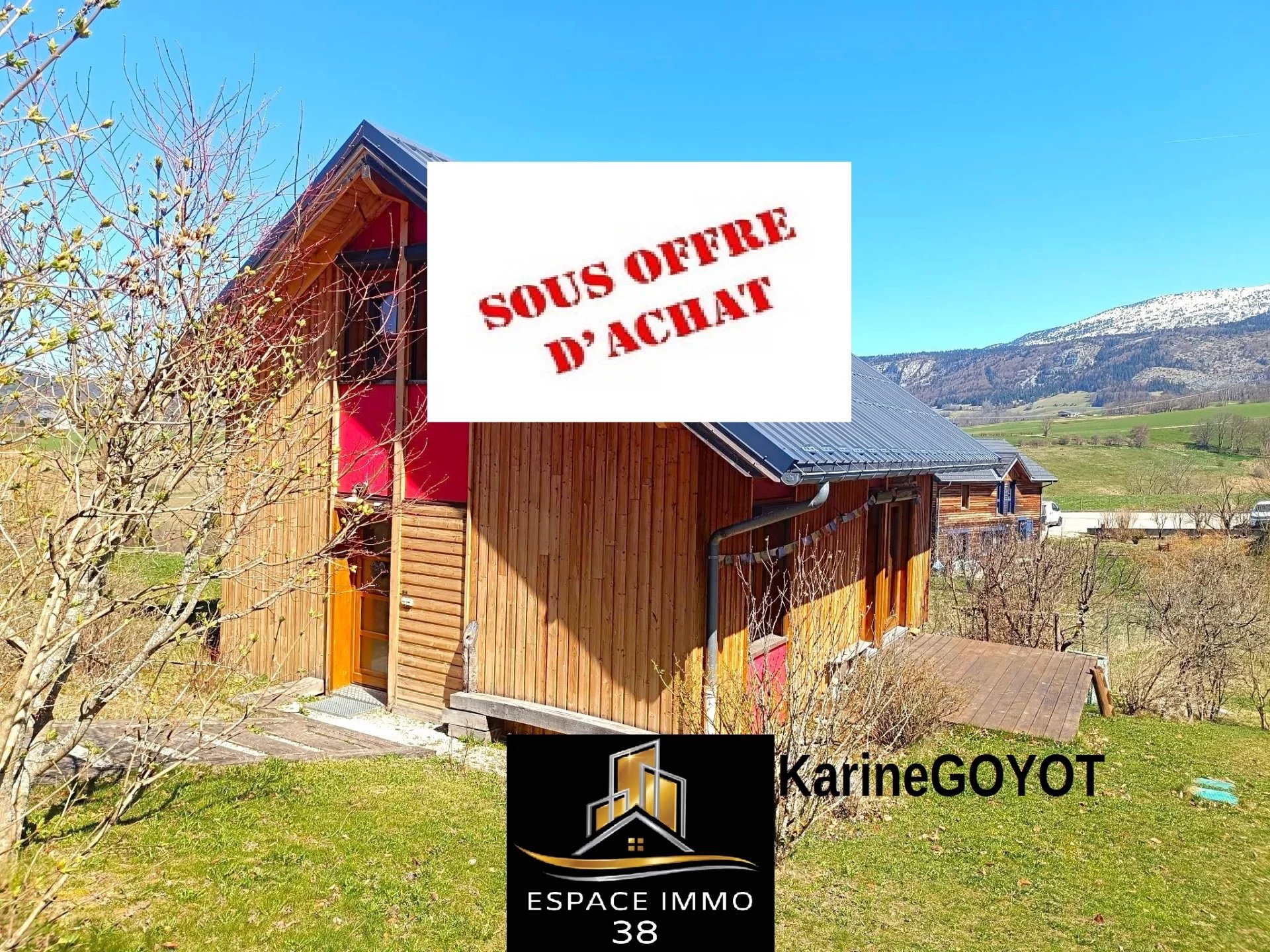 Villard de Lans. Very beautiful 116m2 wooden frame house, with magnificent views of the mountains! Garden and 2 garages.