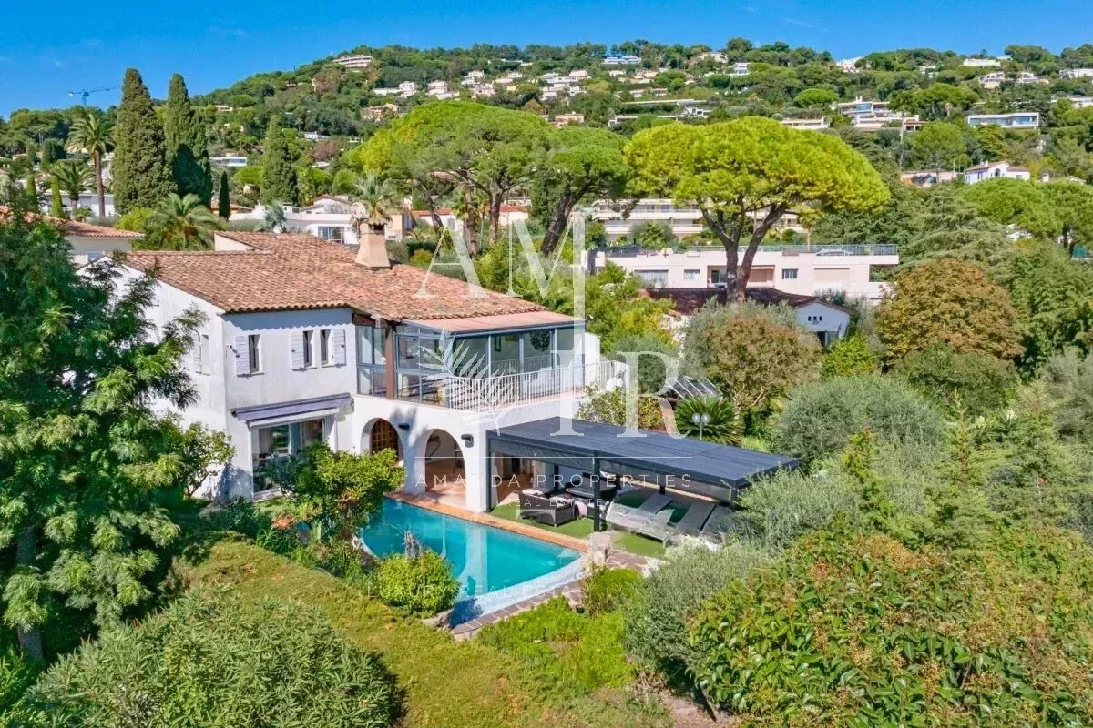 Villa de style proche centre ville Cannes