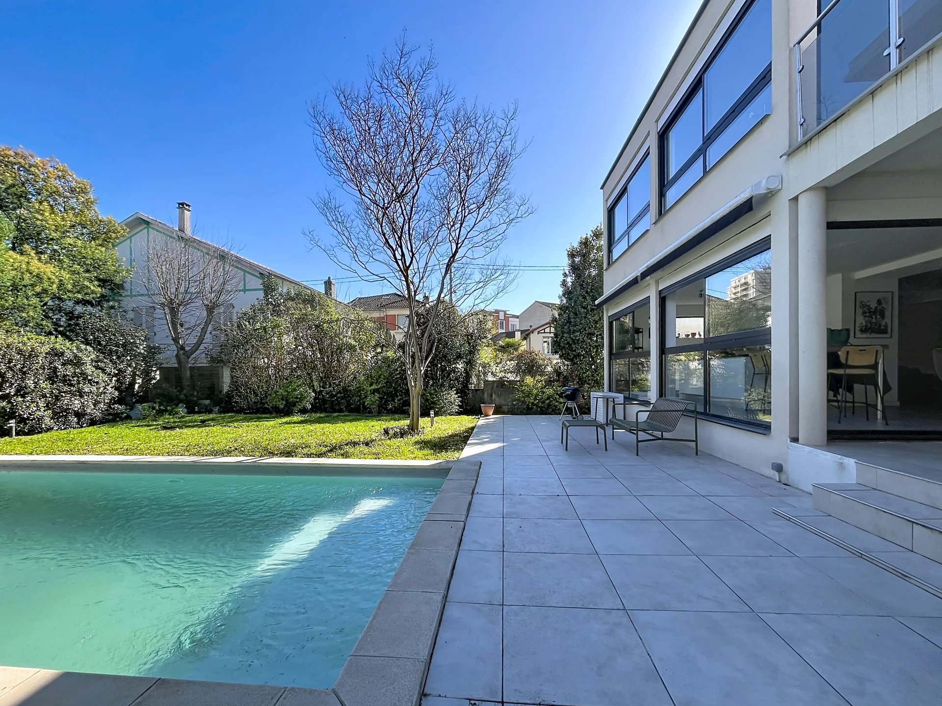 Croix de Pierre – Élégante maison familiale avec piscine
