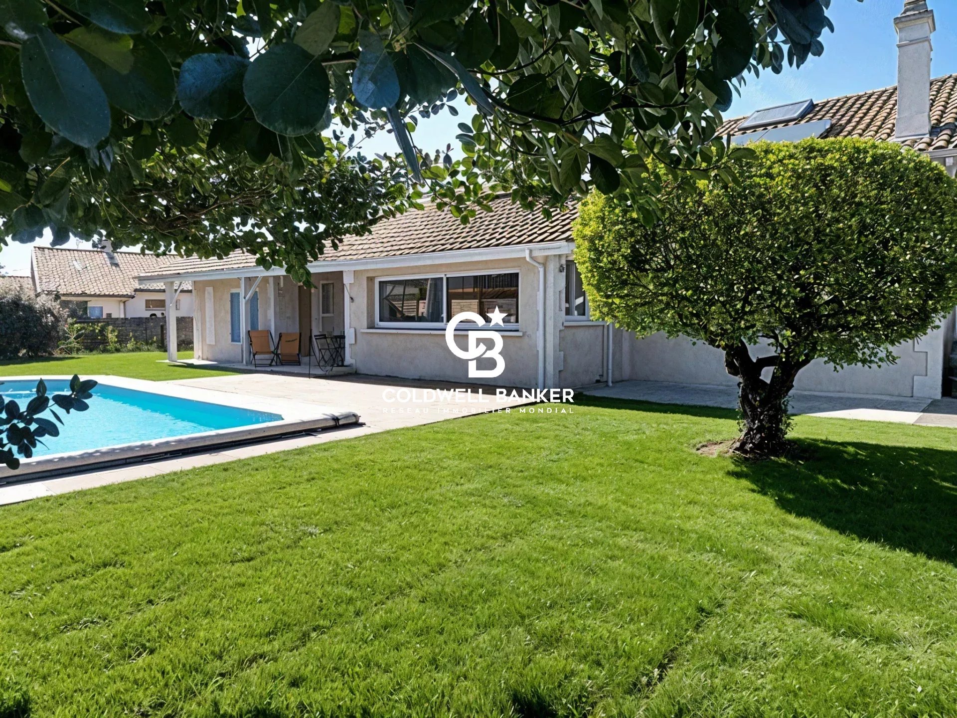 ANDERNOS-LES-BAINS – GRANDE MAISON FAMILIALE – 195 M² – PISCINE – TERRAIN 1 208 M²