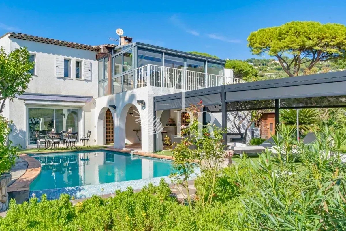 Villa de style proche centre ville Cannes