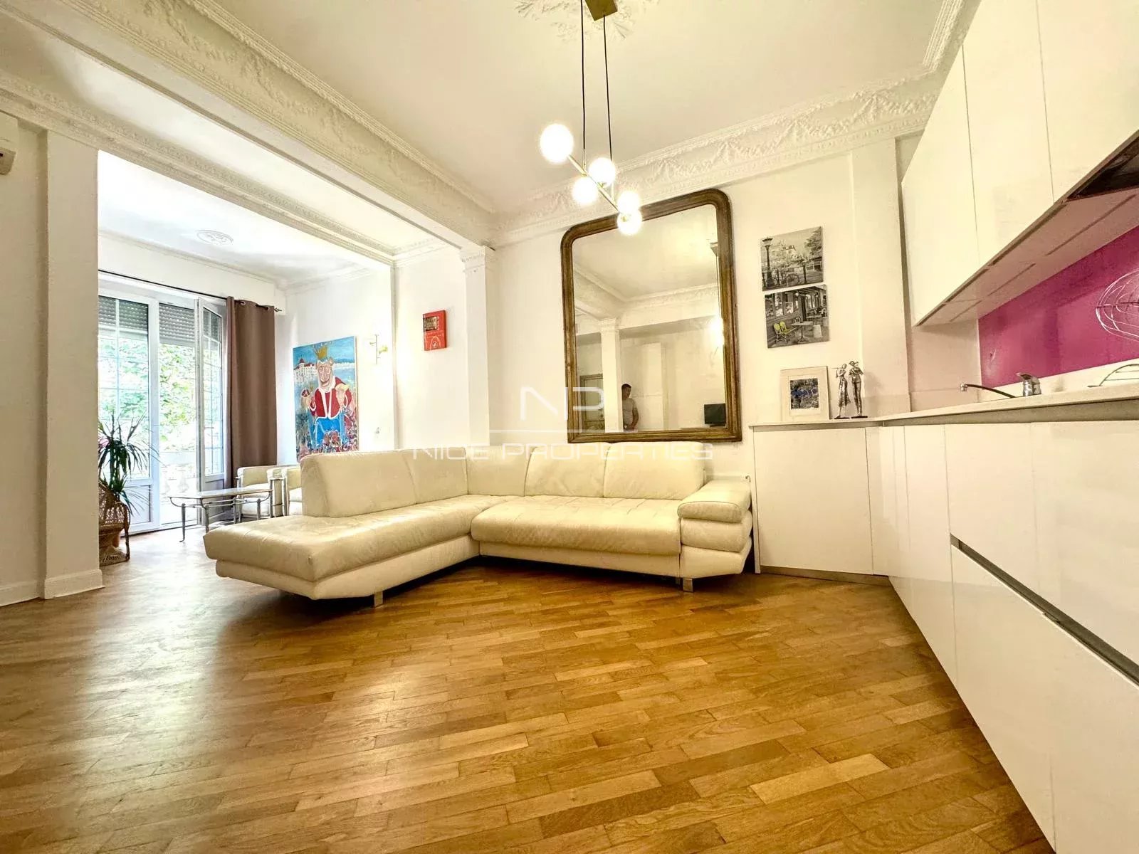 Proche Promenade, Hôtel particulier, 2 appartements 122 m2