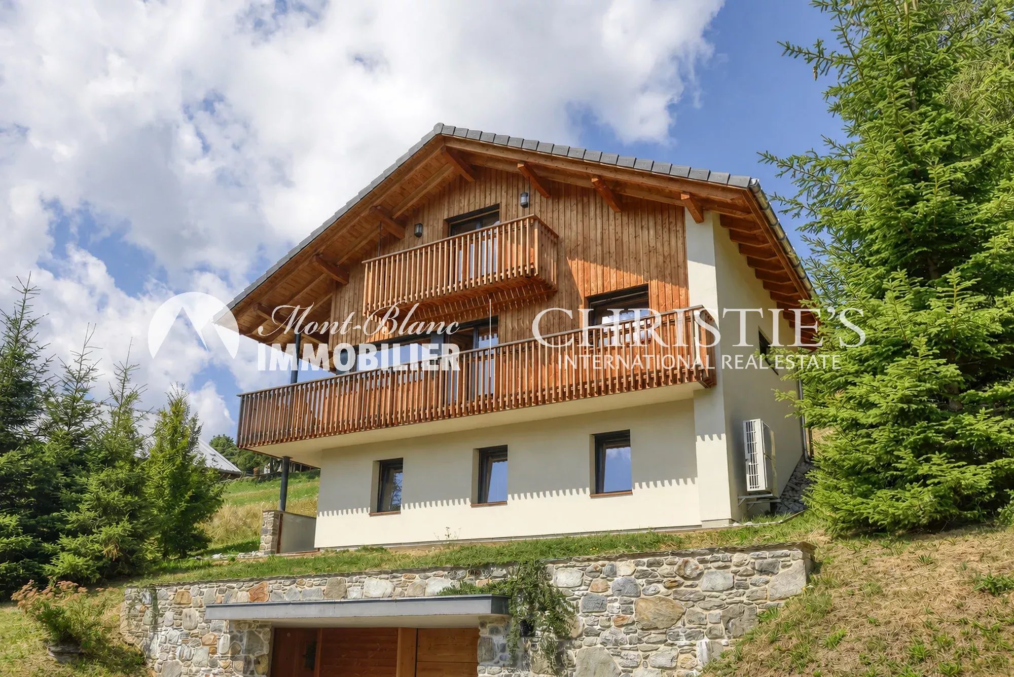 Architect’s chalet with exceptional view of Mont Blanc