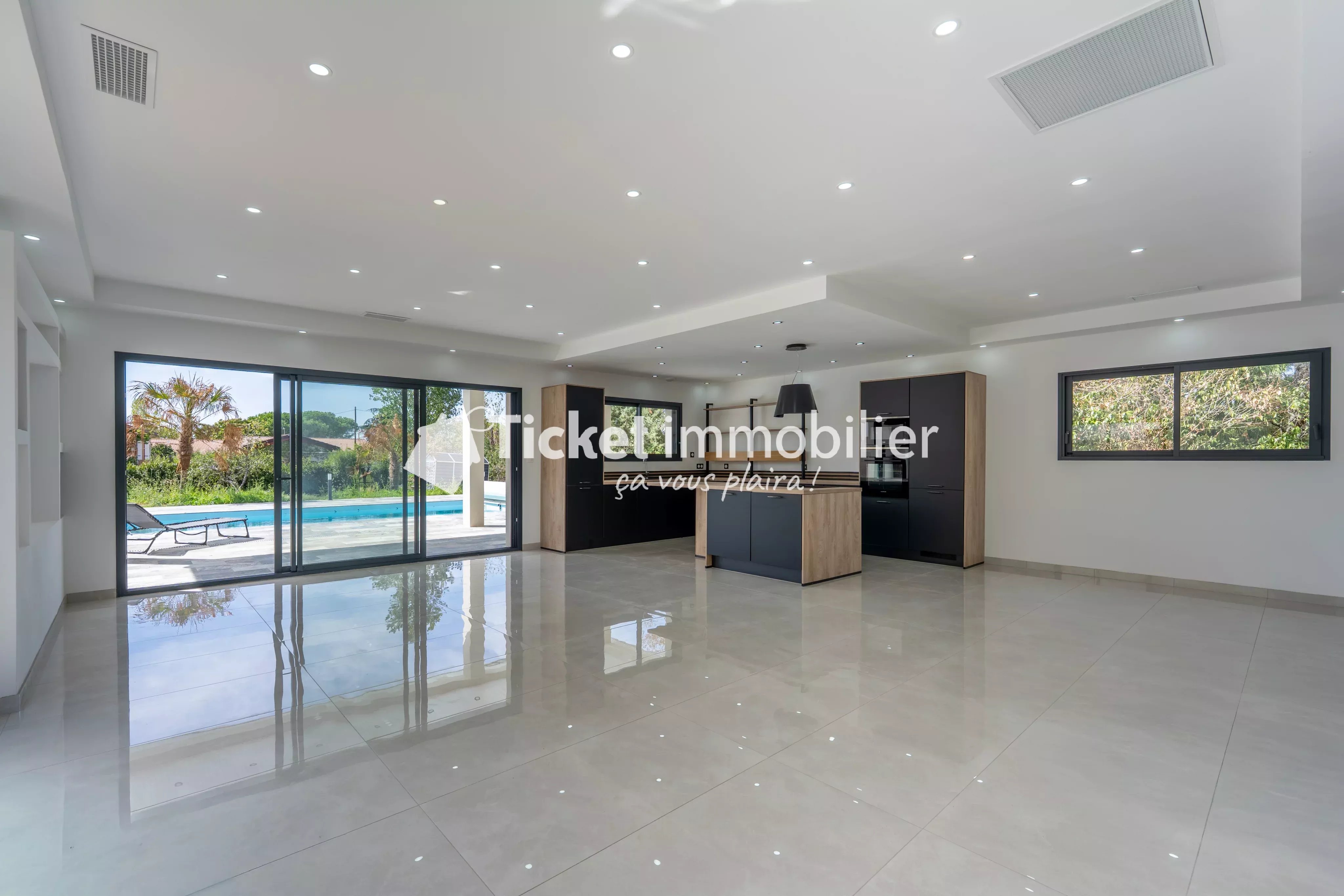 🏡 Maison contemporaine d'exception avec piscine