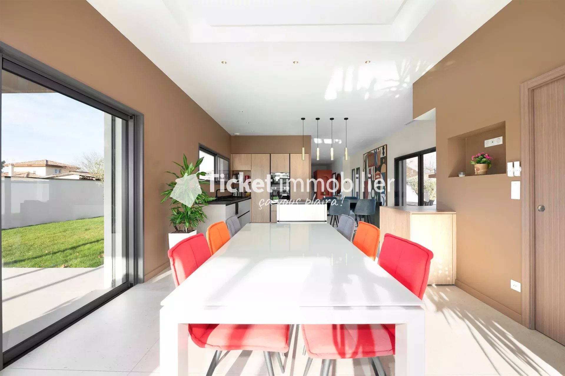 VILLA CONTEMPORAINE T4 160m2 NEUVE AVEC DOUBLE GARAGE, CLIMATISATION GAINABLE, SUPERBES PRESTATIONS, 1111m2 DE TERRAIN ...