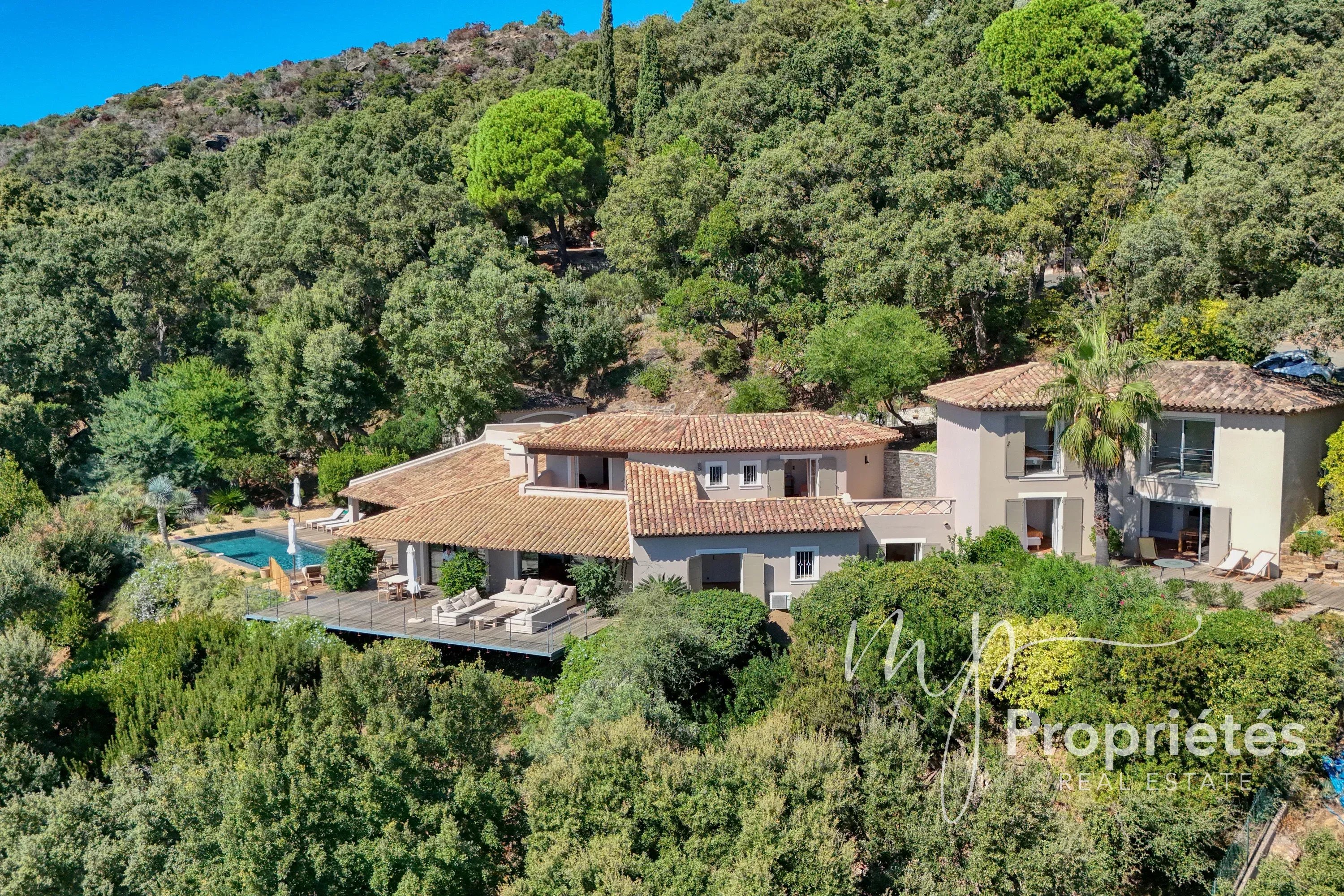 EXCLUSIVITE - Propriété d'exception 9 pièces