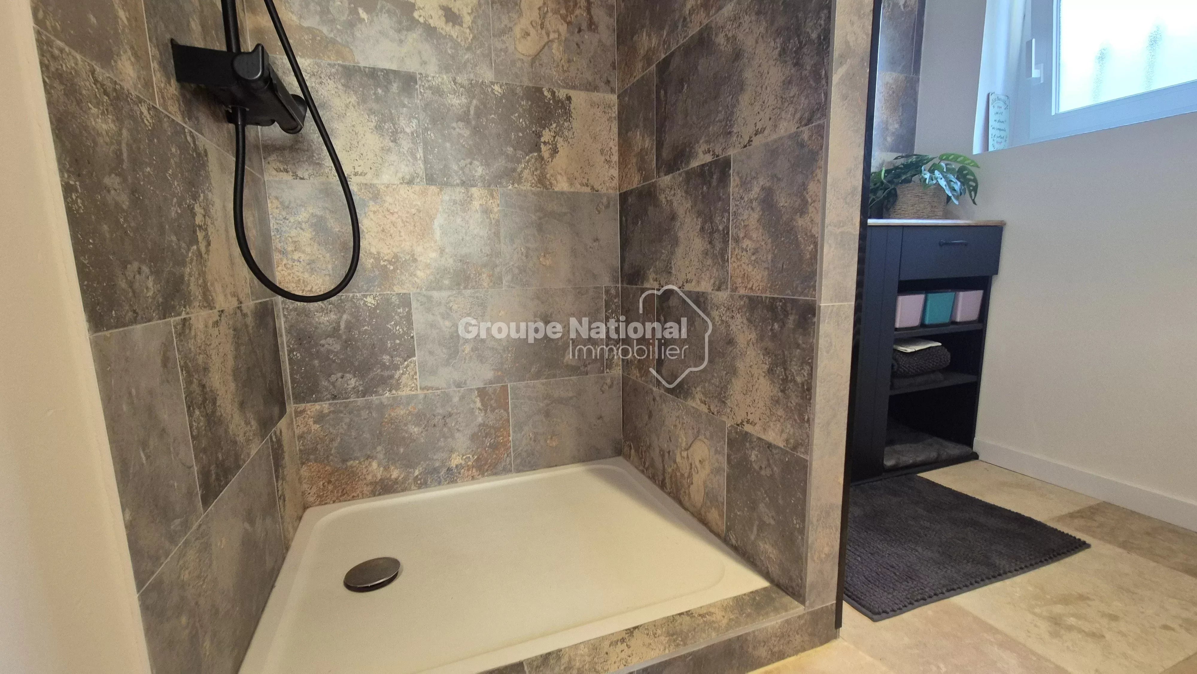 AUBIGNAN - MAISON SUR 2703 M² DE TERRAIN