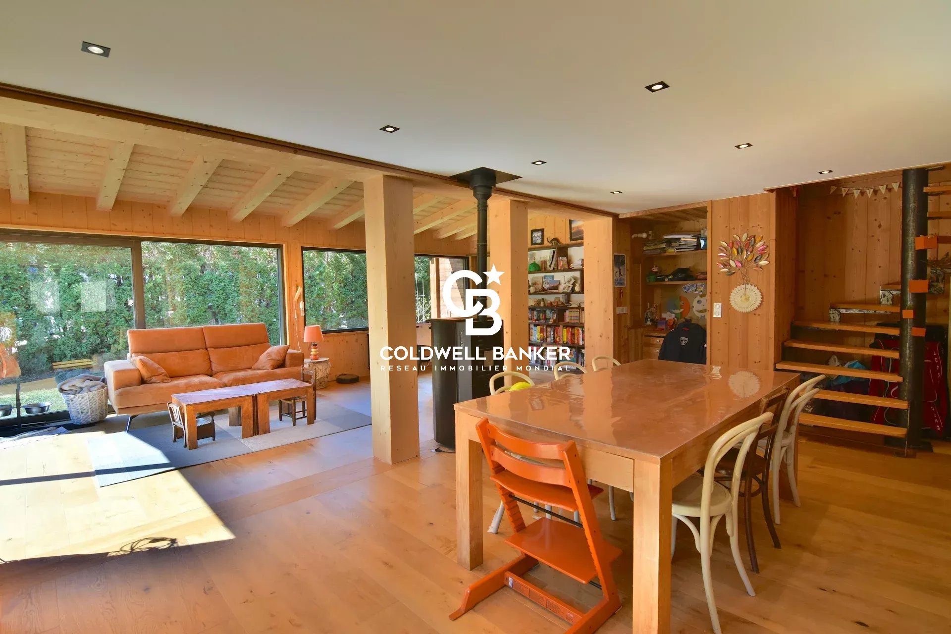Propriété sur 2 niveaux avec bureaux et appartements - 197 m² - Les Houches