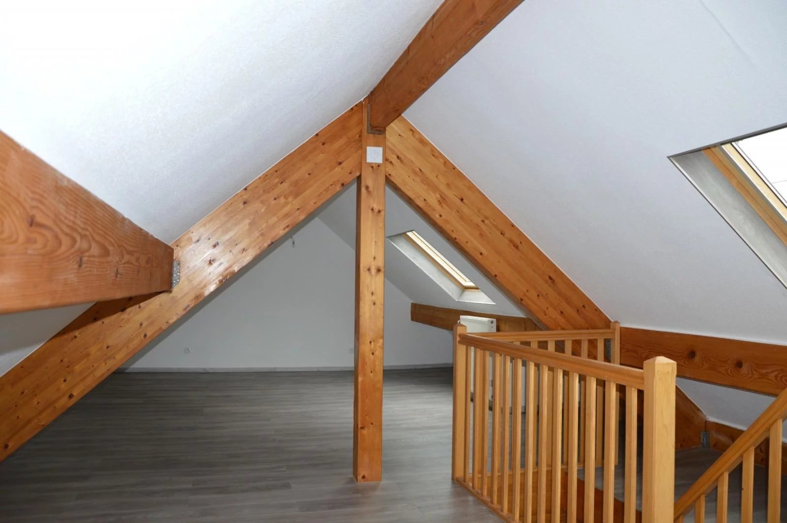CENTRE-VILLE, TRÈS SPACIEUX DUPLEX DE 3 PIÈCES À ALTKIRCH
