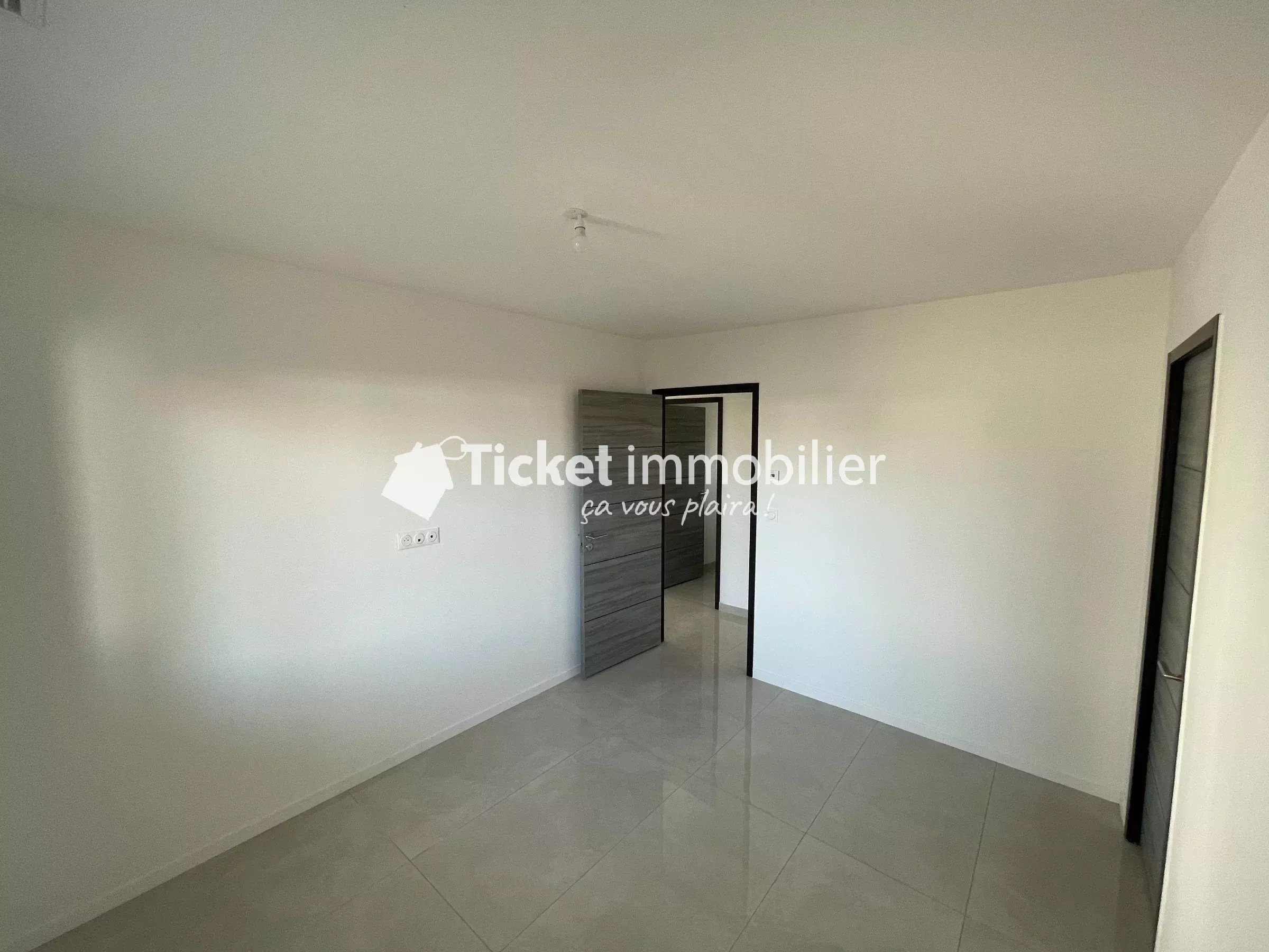 🏡 Maison contemporaine d'exception avec piscine