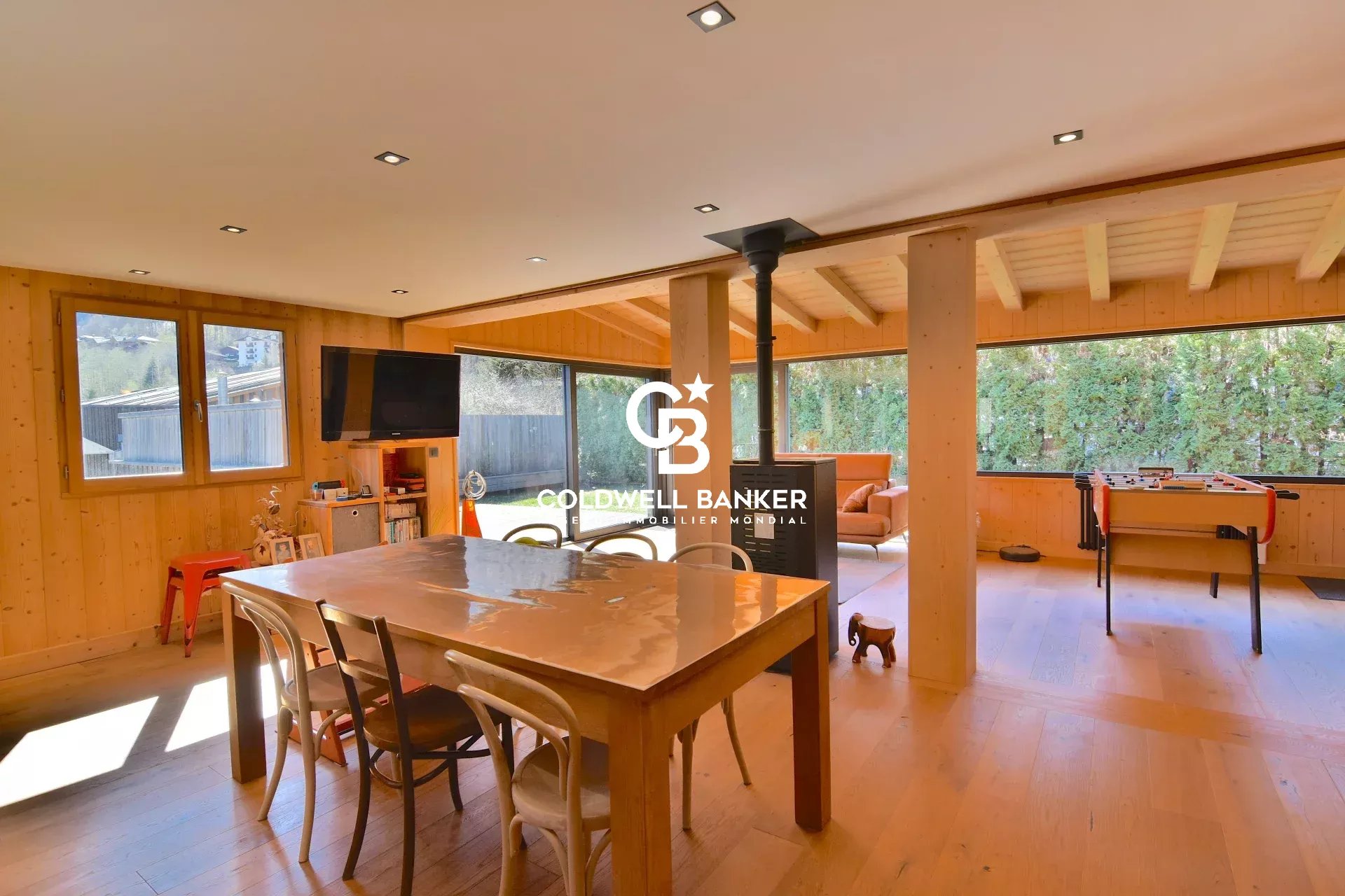 Propriété sur 2 niveaux avec bureaux et appartements - 197 m² - Les Houches