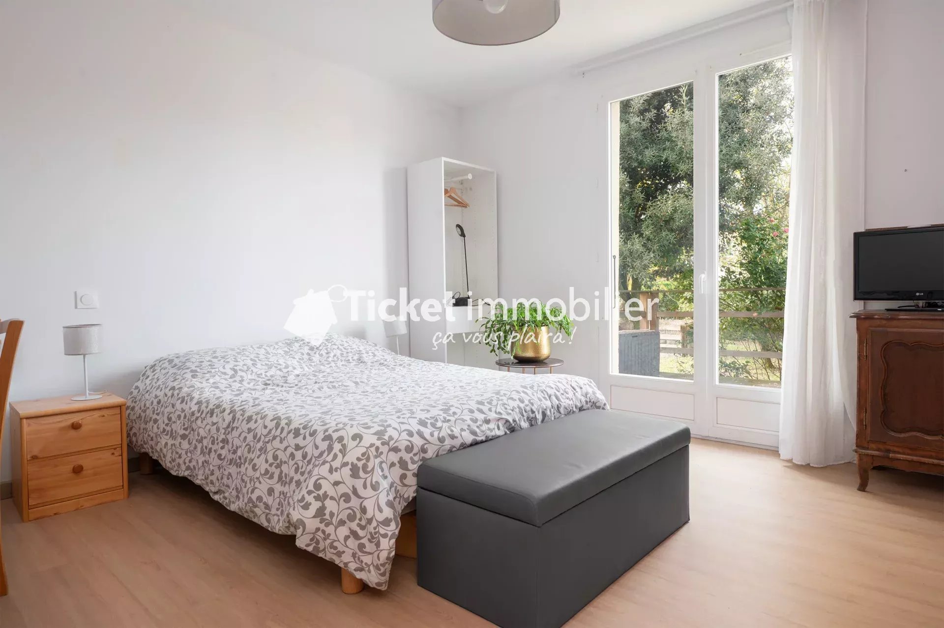 MAISON T9 203m2 RÉNOVÉE ET D'EXCEPTION AVEC TRIPLE GARAGE, POMPE A CHALEUR, TERRAIN DE 1636m2 ...