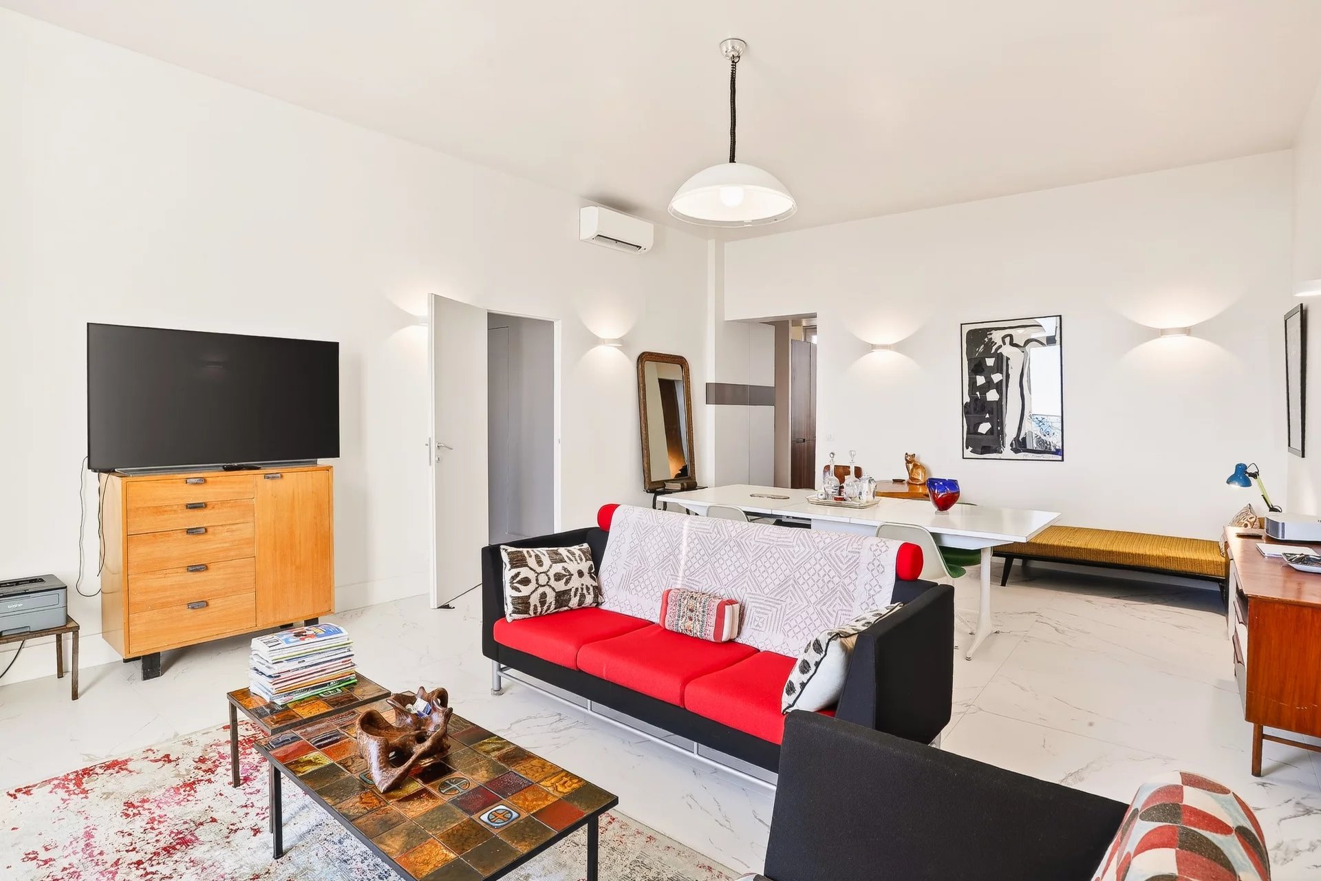 Dernier étage – Appartement de luxe rénové avec vue mer panoramique