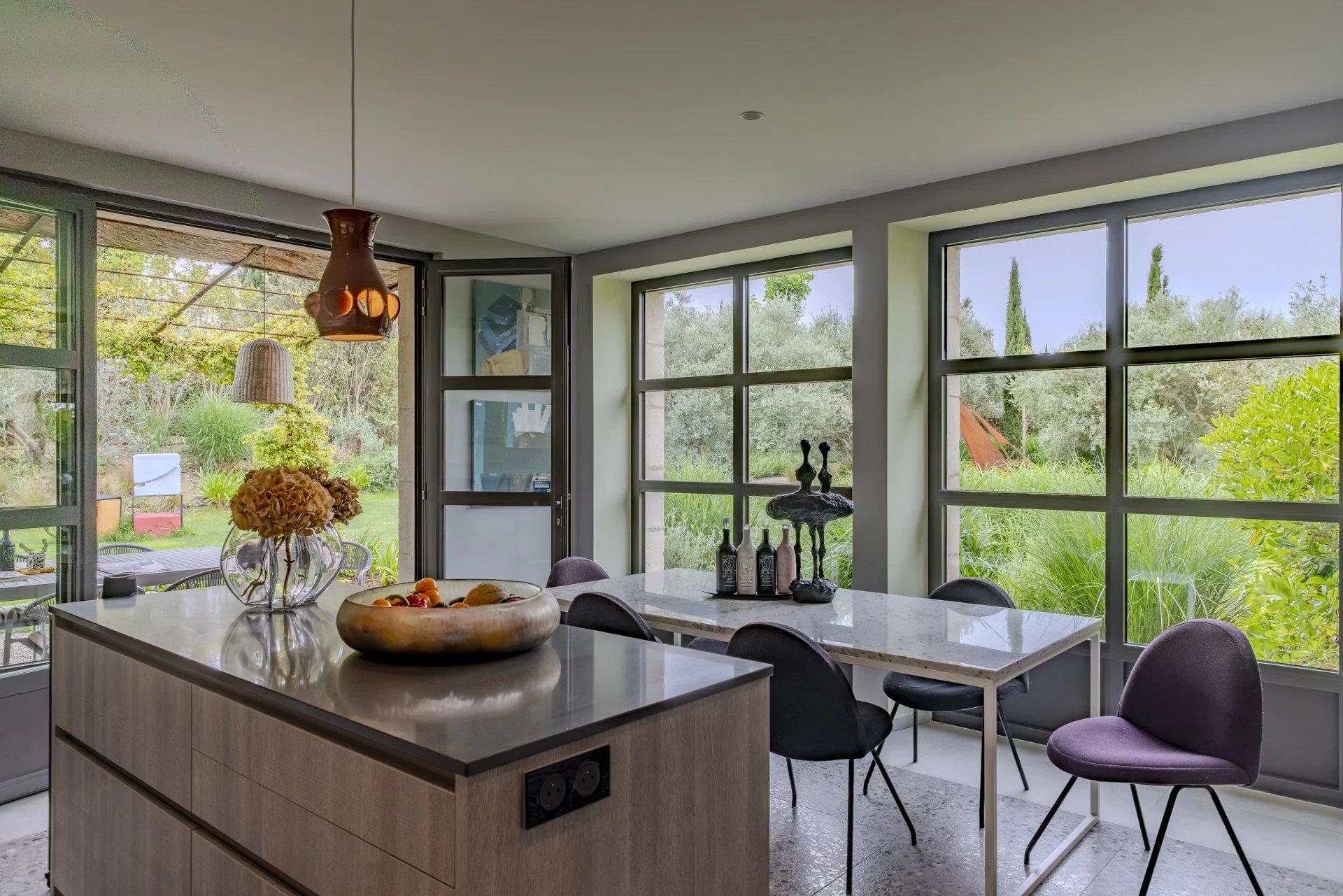 Mas à vendre à Eygalières – Propriété de luxe 250 m² avec piscine. jardin et 4 suites