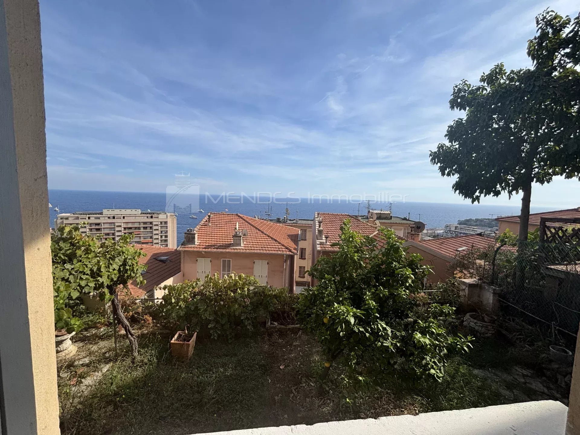 A VENDRE APPARTEMENT 3P VUE MER À LA FRONTIÈRE DE MONACO