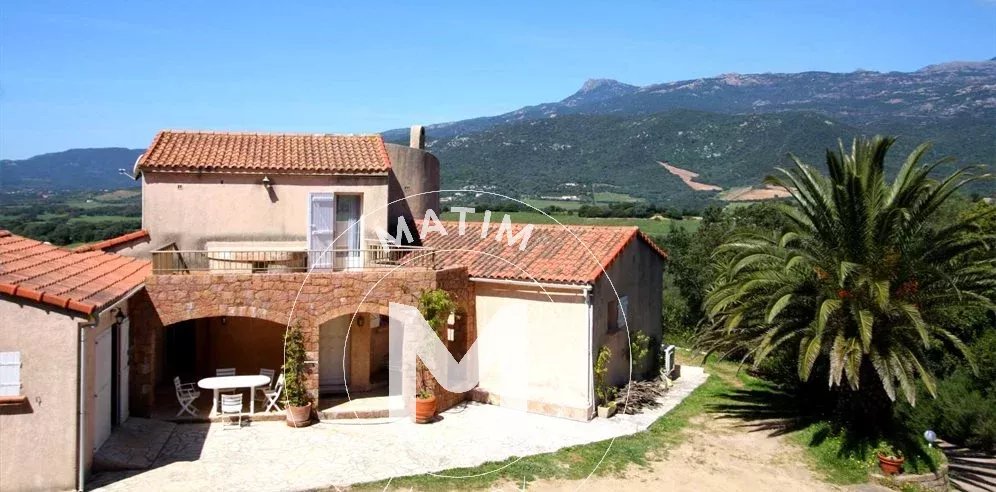 Belle propriété composée de deux villas