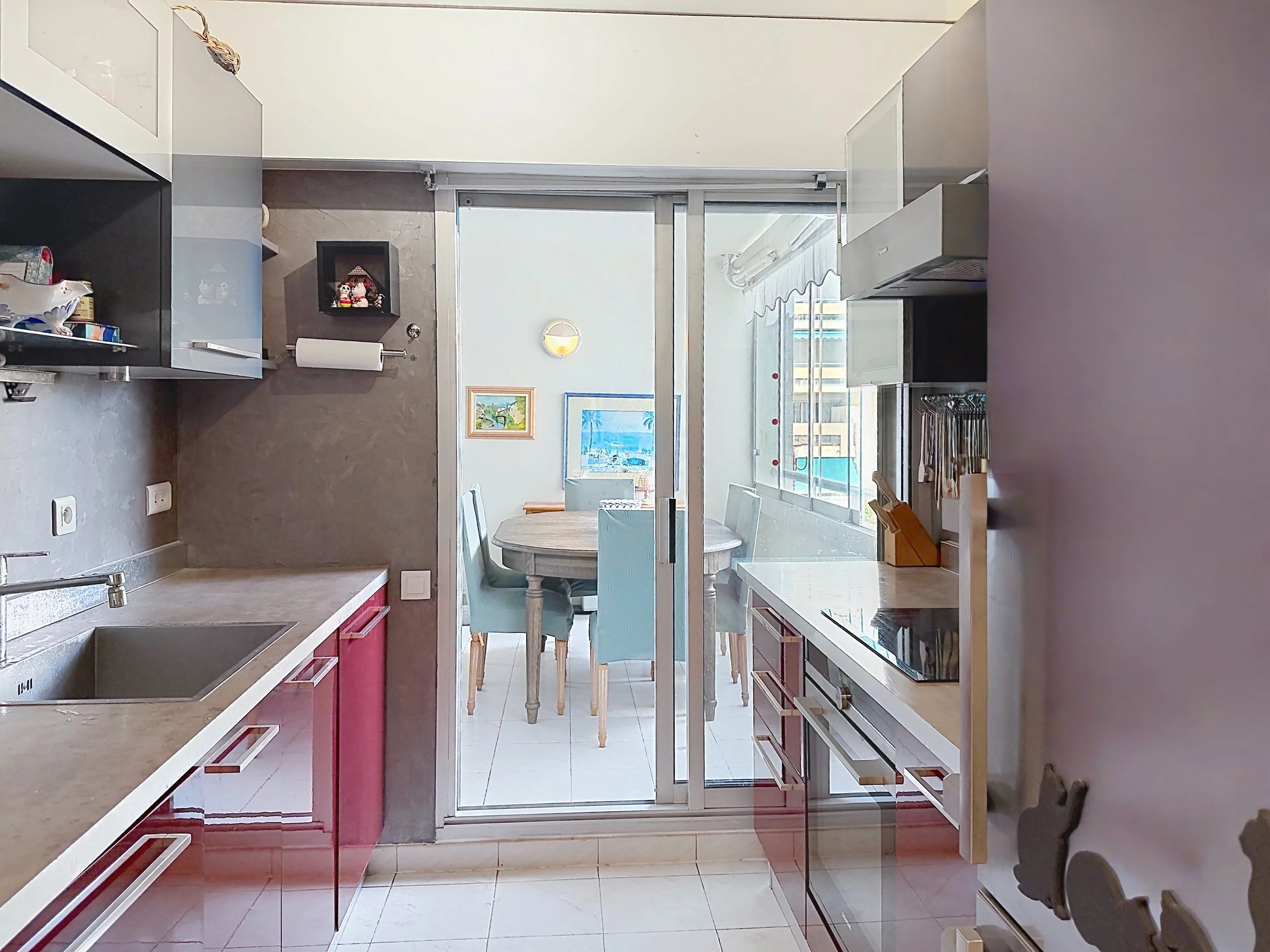 JUAN LES PINS - ENSEMBLE DE DEUX APPARTEMENTS – 102M2 - PISCINE PARC